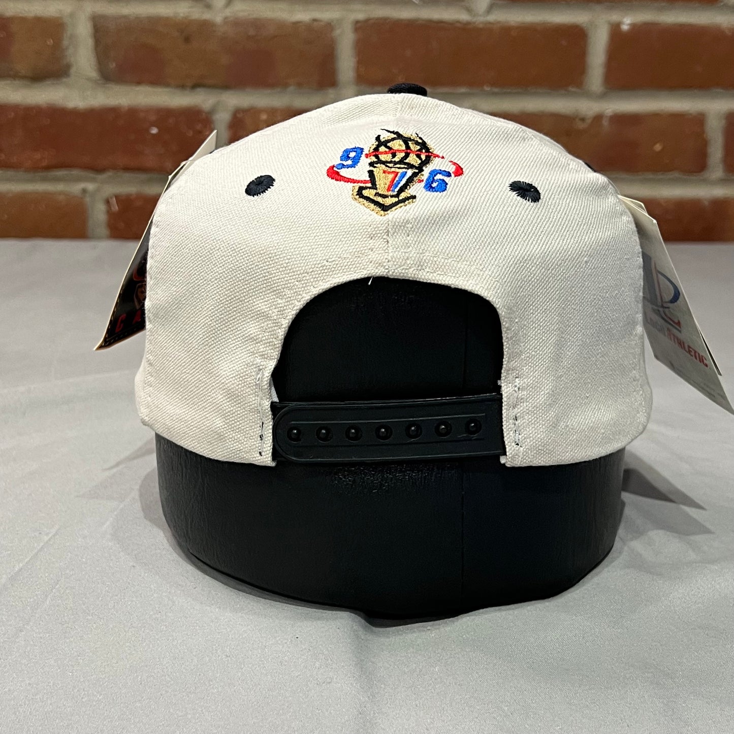 NWT 1996 Chicago Bulls Snapback Hat