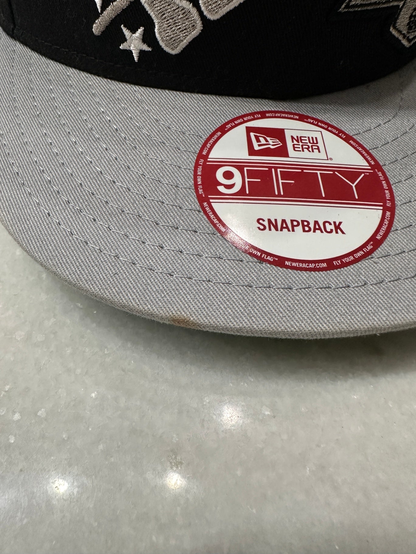 New Era Los angeles kings hat flaws