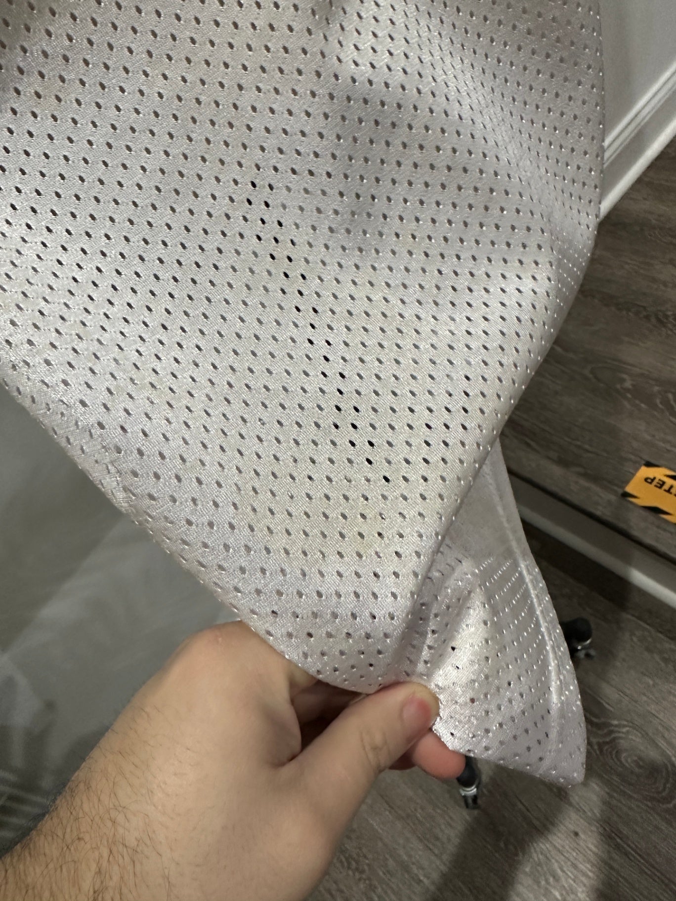XL 32 X 26 FLAWS