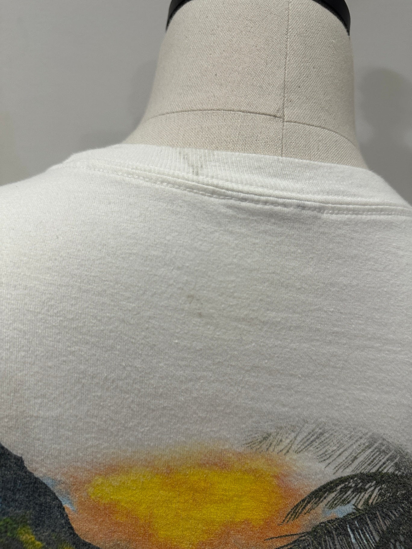 MISSING TAG FITS LIKE A XL 30 X 24 FLAWS