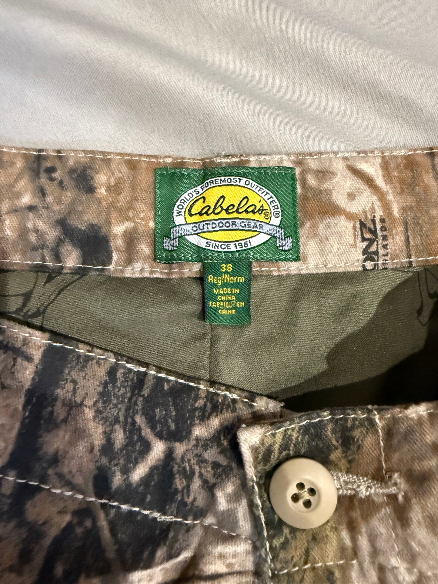 (Mens 38x31) Camo Cargo Pants
