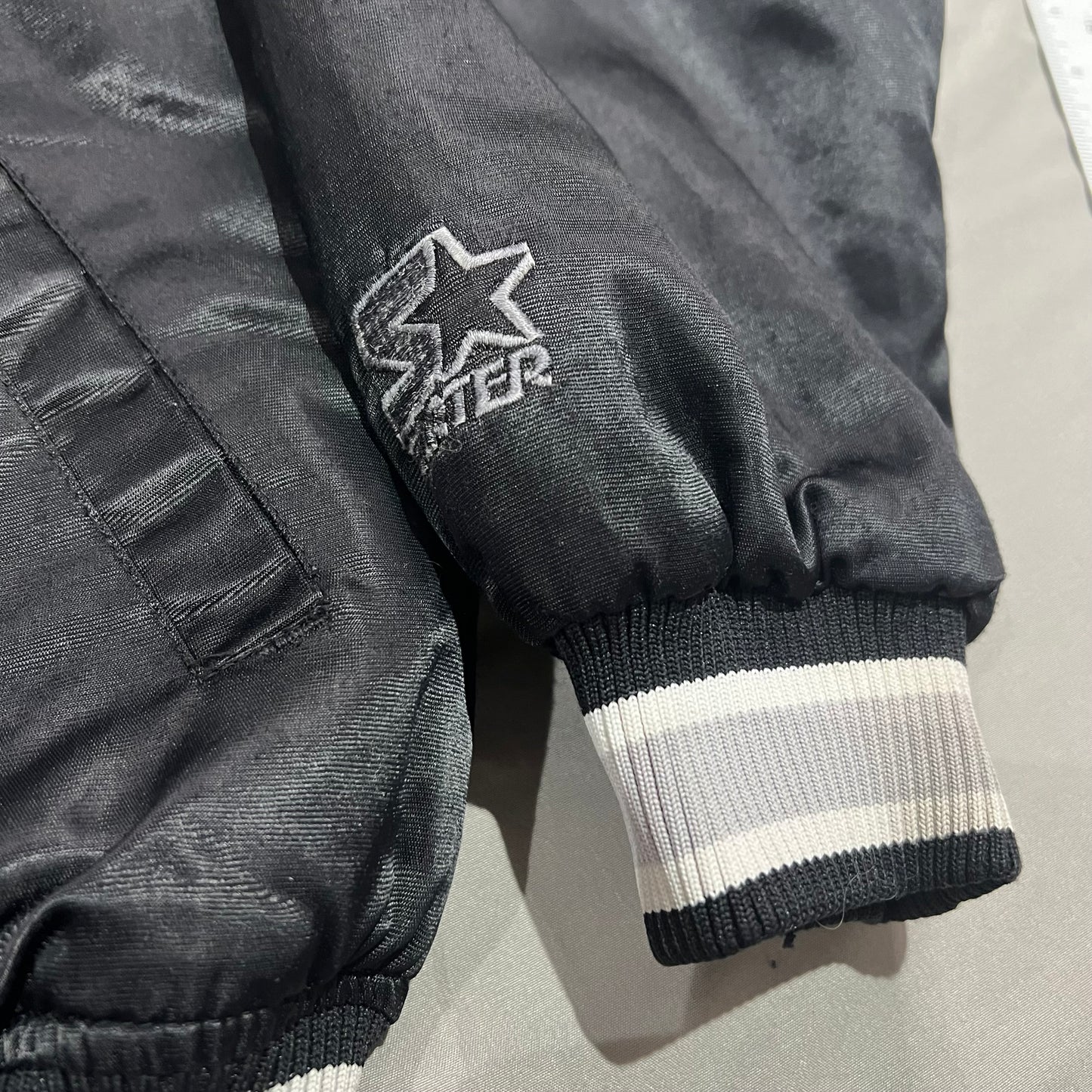 Vintage 90's Chicago White Sox Satin Jacket Womans Medium