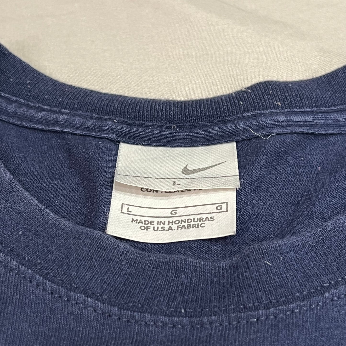 (Mens Large) 2000's Nike Shirt