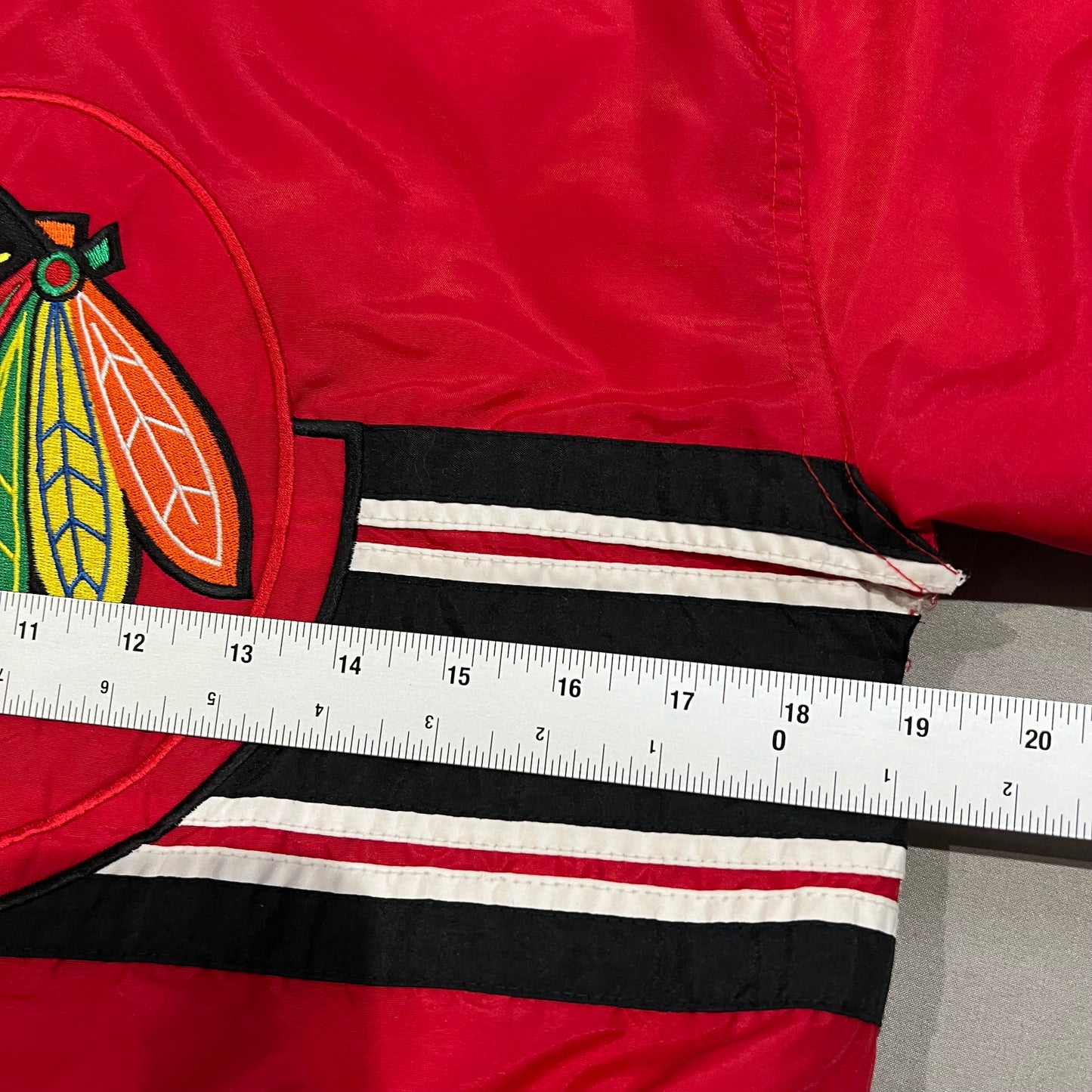 Vintage 90's Chicago Blackhawks Kids Youth Small 8 Puffer Jacket NHL Logo Athletic