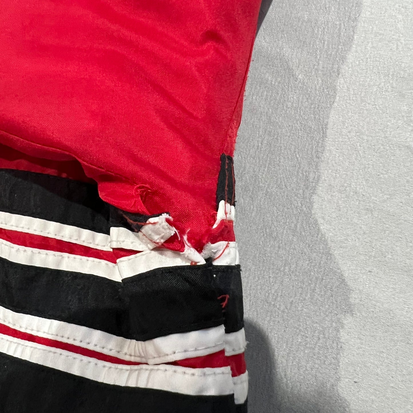 Vintage 90's Chicago Blackhawks Kids Youth Small 8 Puffer Jacket NHL Logo Athletic