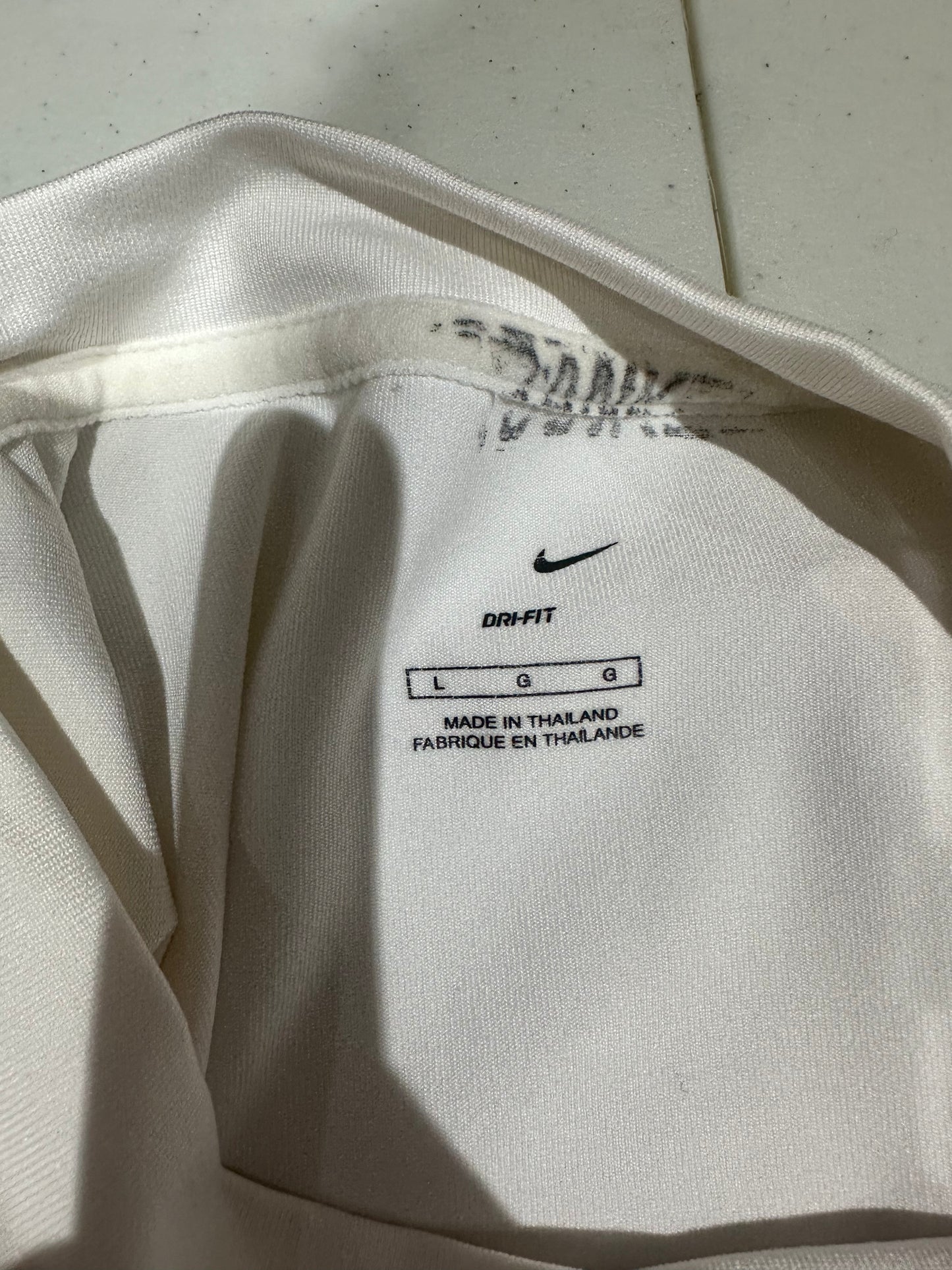 (Mens Large) Nike White Center-Swoosh Shirt 007