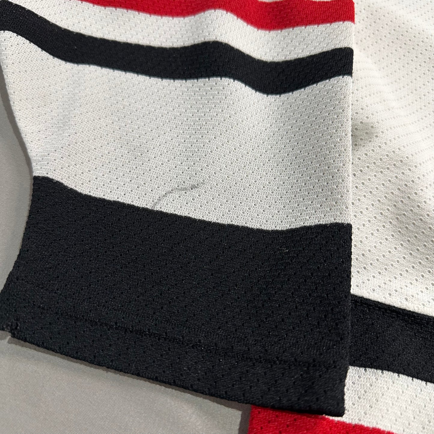 Chris Chelios Chicago Blackhawks NHL Jersey Kids Large CCM