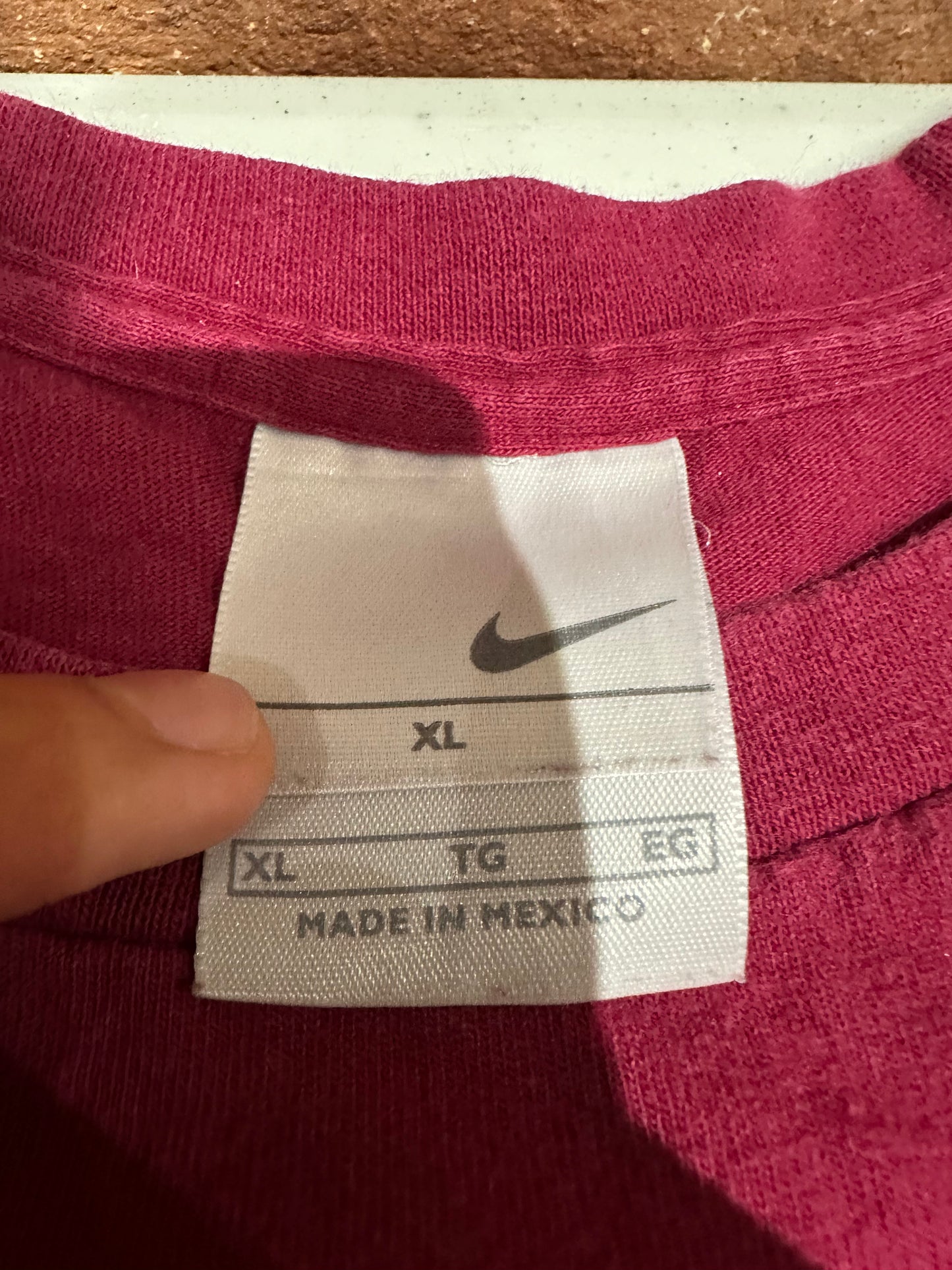 (Mens XL) 90s Nike Shirt