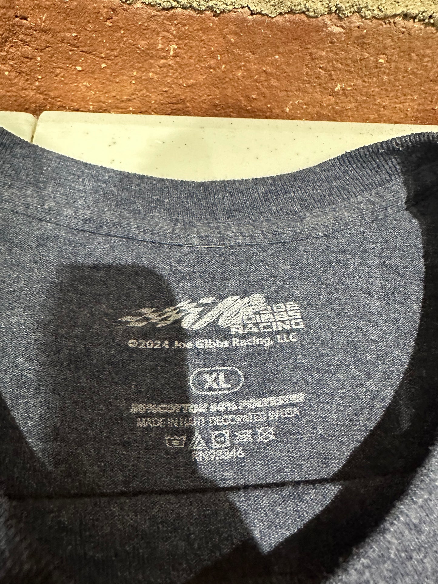 (Mens XL) NASCAR Shirt