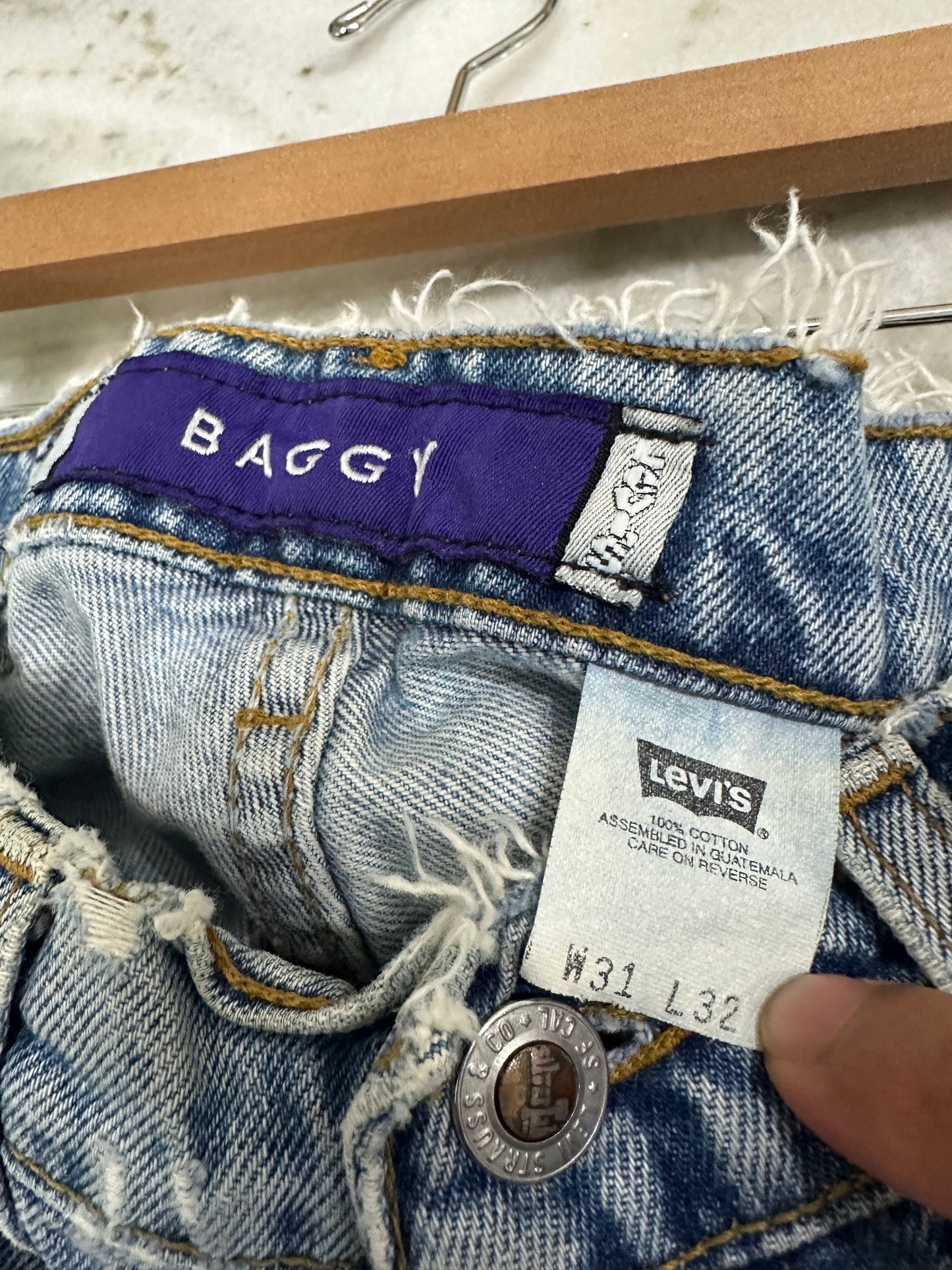 (Mens 31x32) Levis Baggy Jeans
