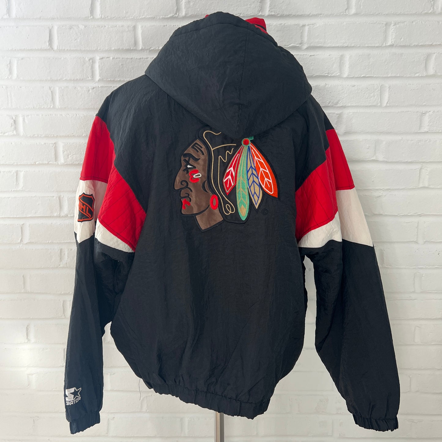 (Mens Large) Chicago Blackhawks Starter Jacket