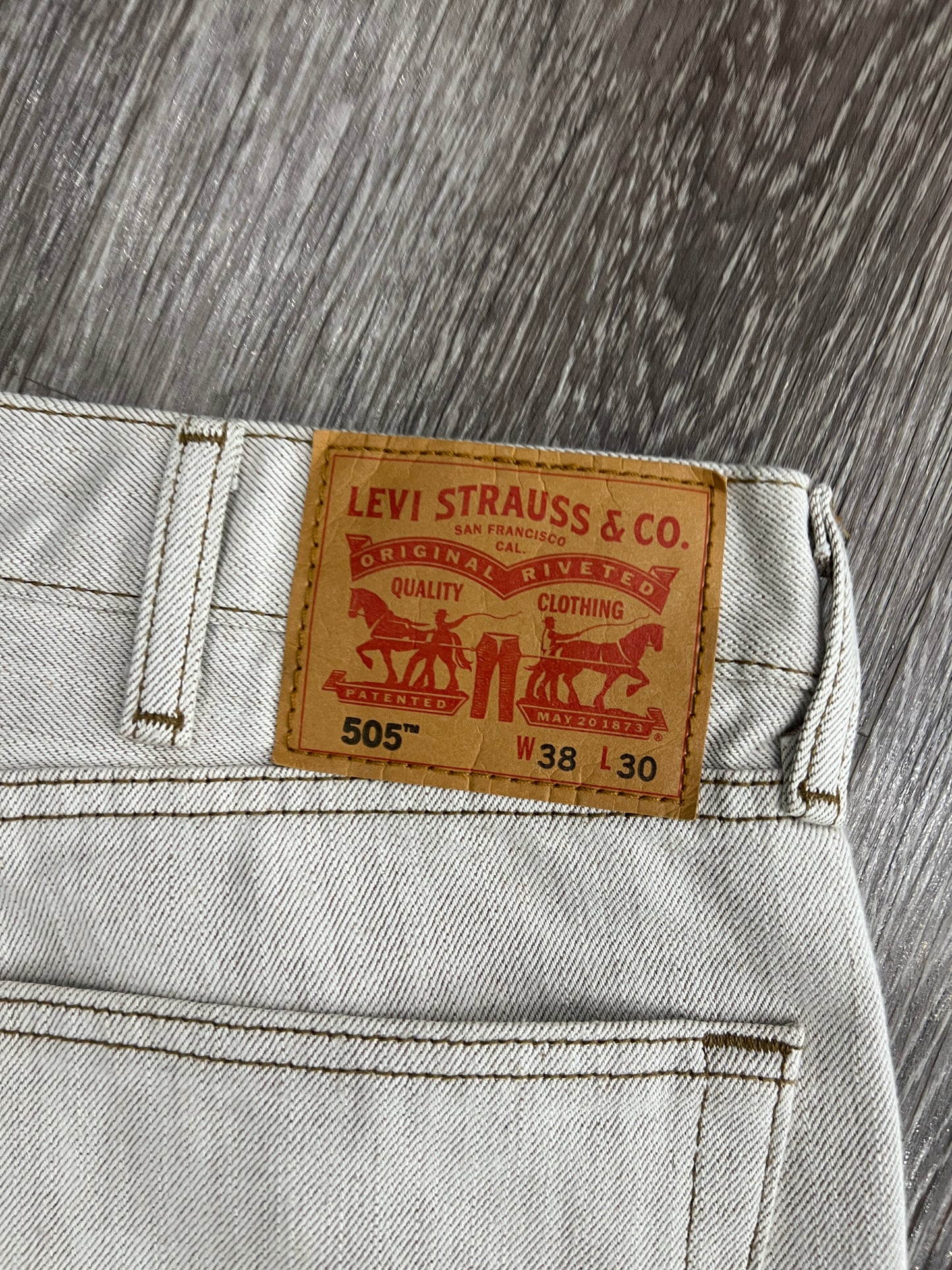(Mens 38x30) Levis 505 Jeans