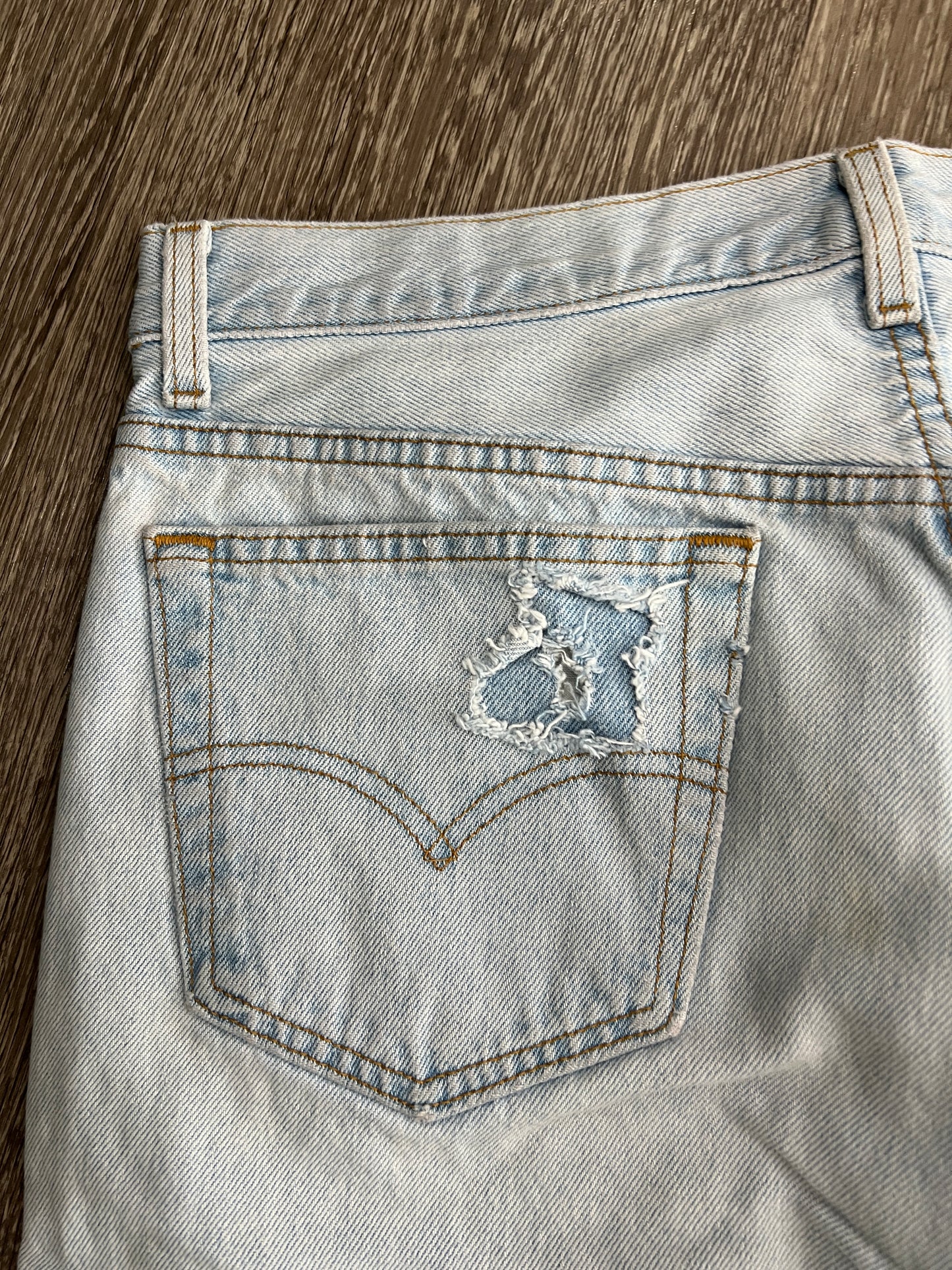 (Mens 34x30) Levis Jeans