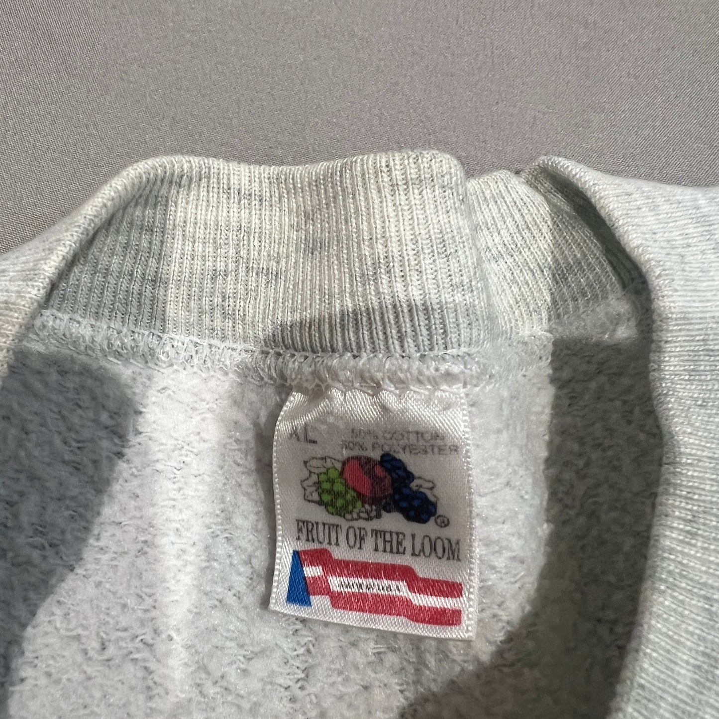 (Mens XL) 90s University of Iowa Sweater