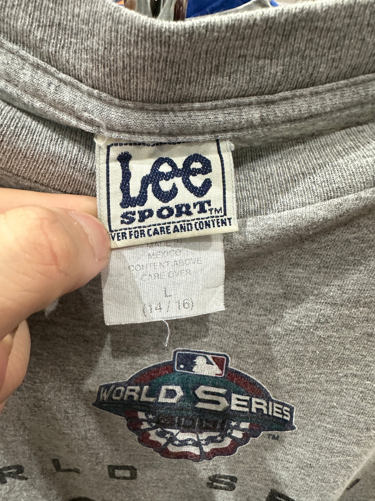 (Womens Large) 2001 Arizona Diamondbacks World Series Champs Shirt 007
