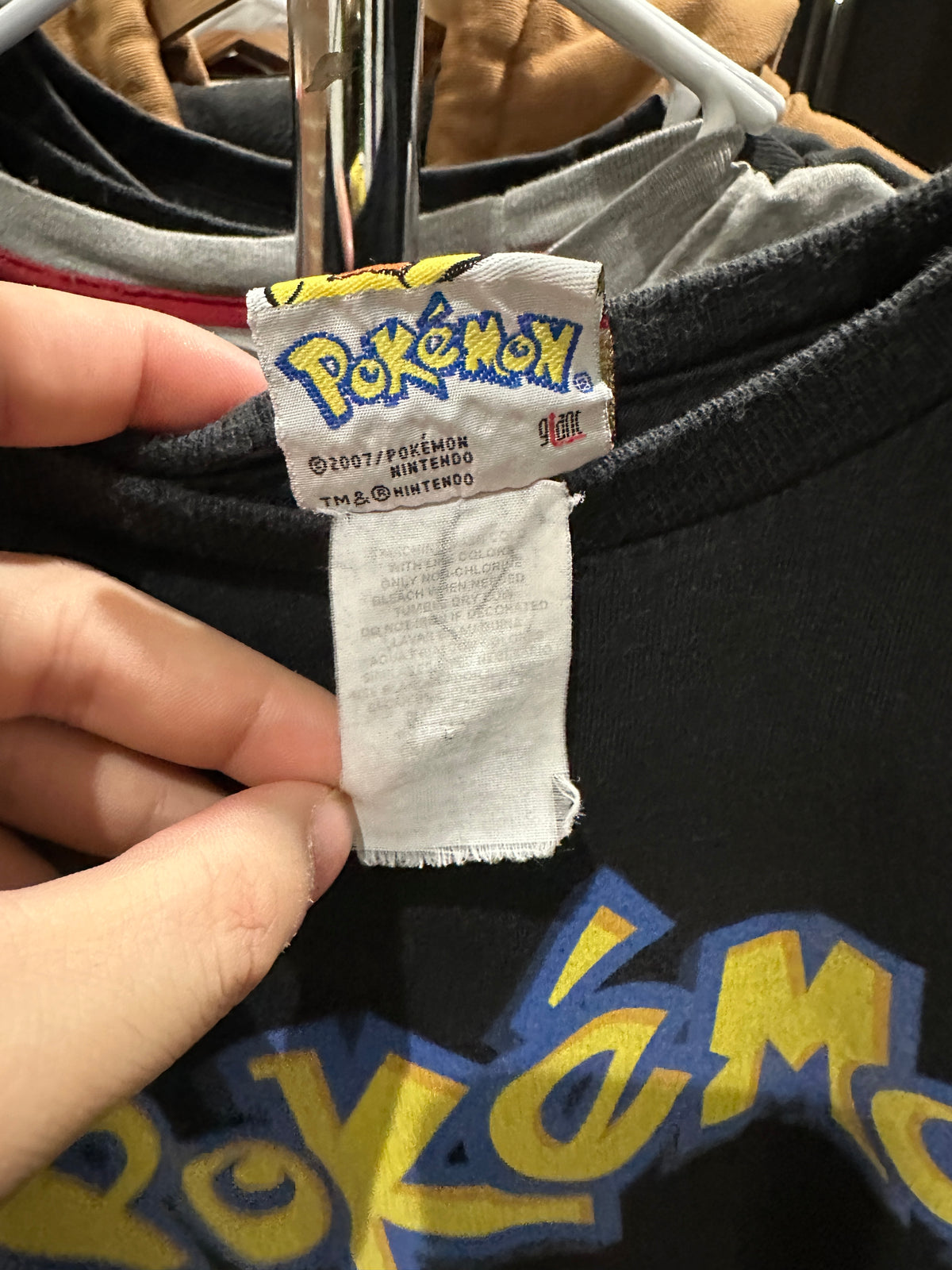 (Mens Medium) Pokemon Spell-Out shirt 007