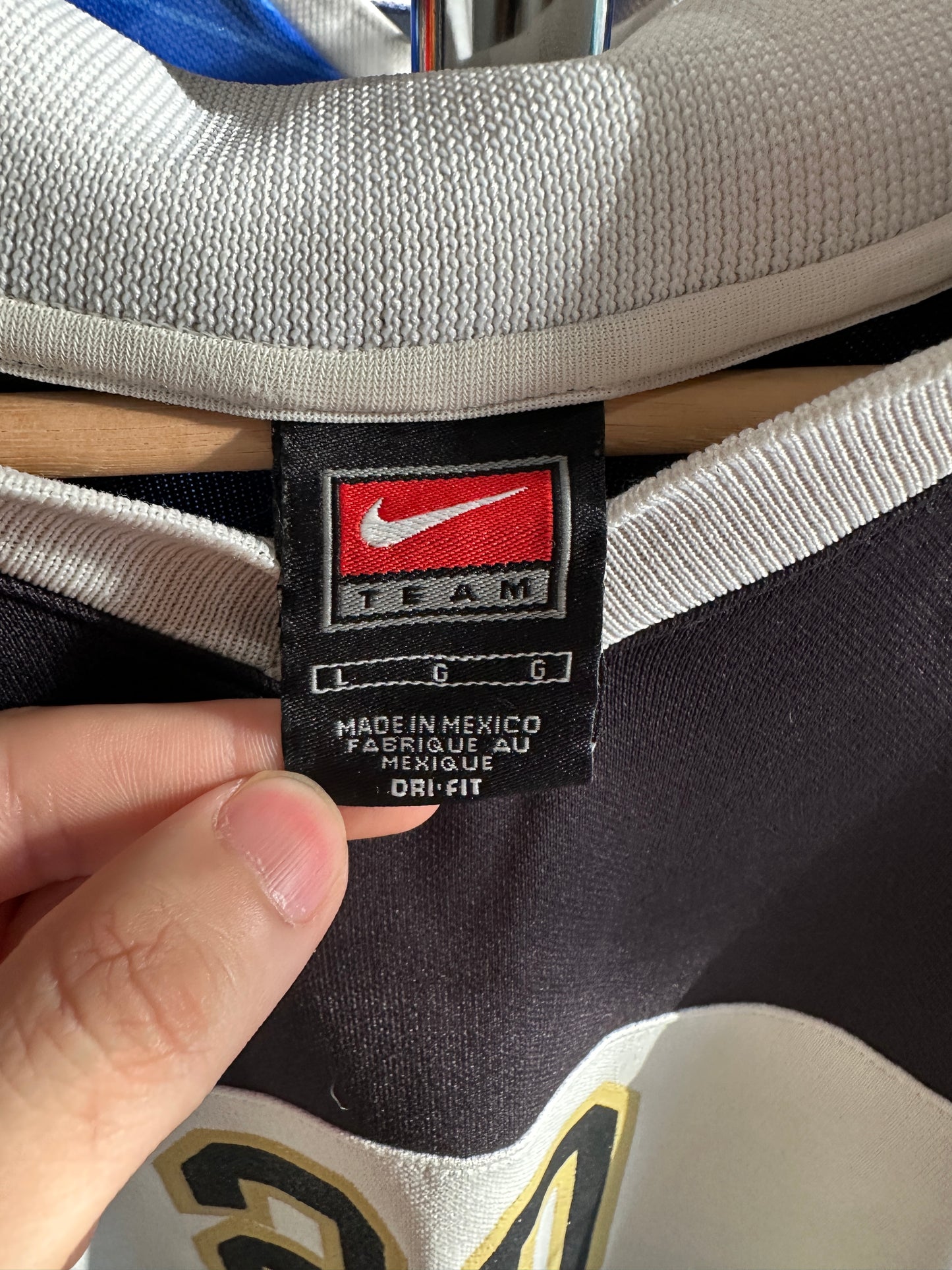 (Mens Large) Nike Black & White Soccer Jersey 007