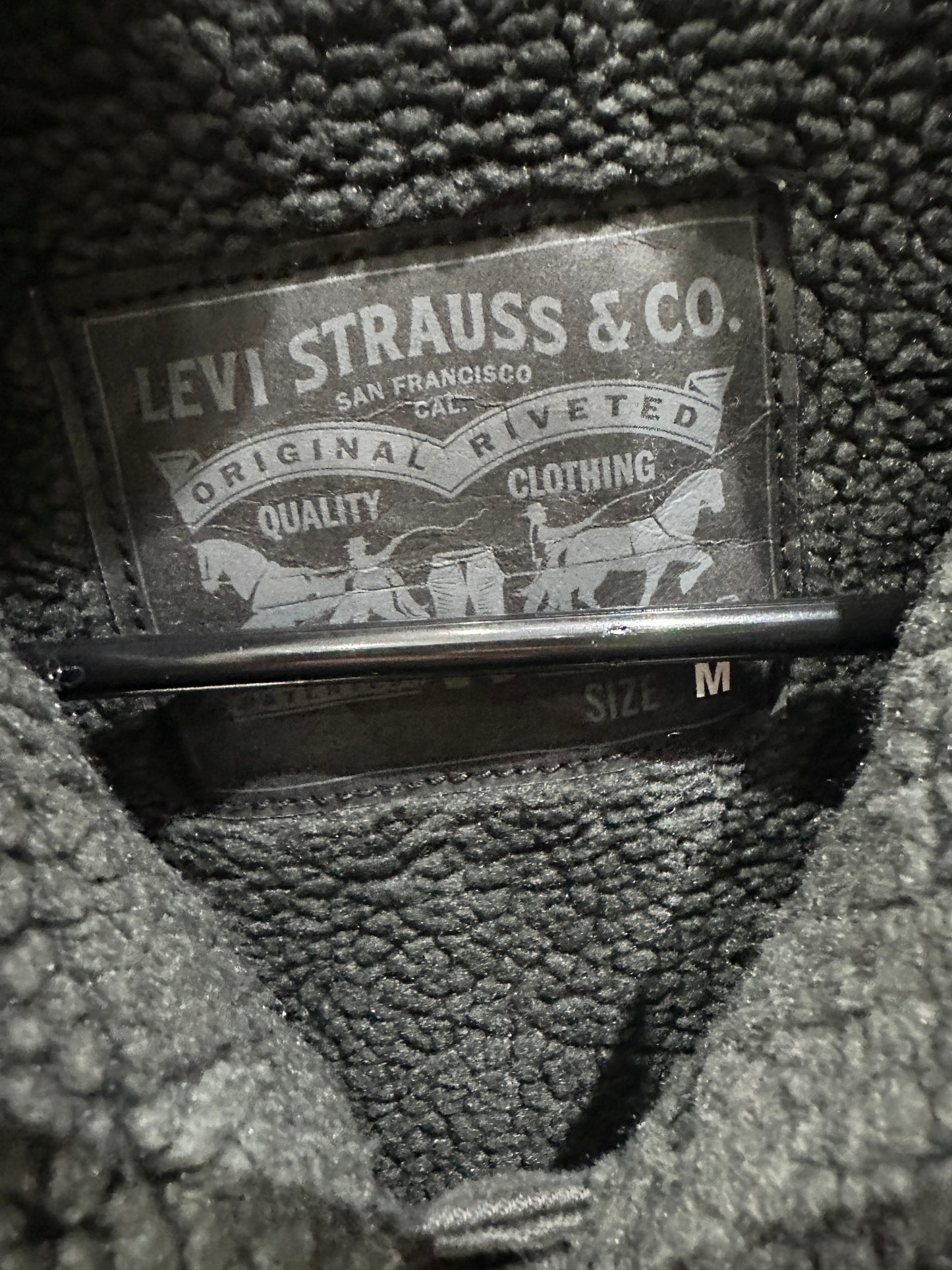 (Mens Medium) Levi's Gray Denim Trucker Vest 007