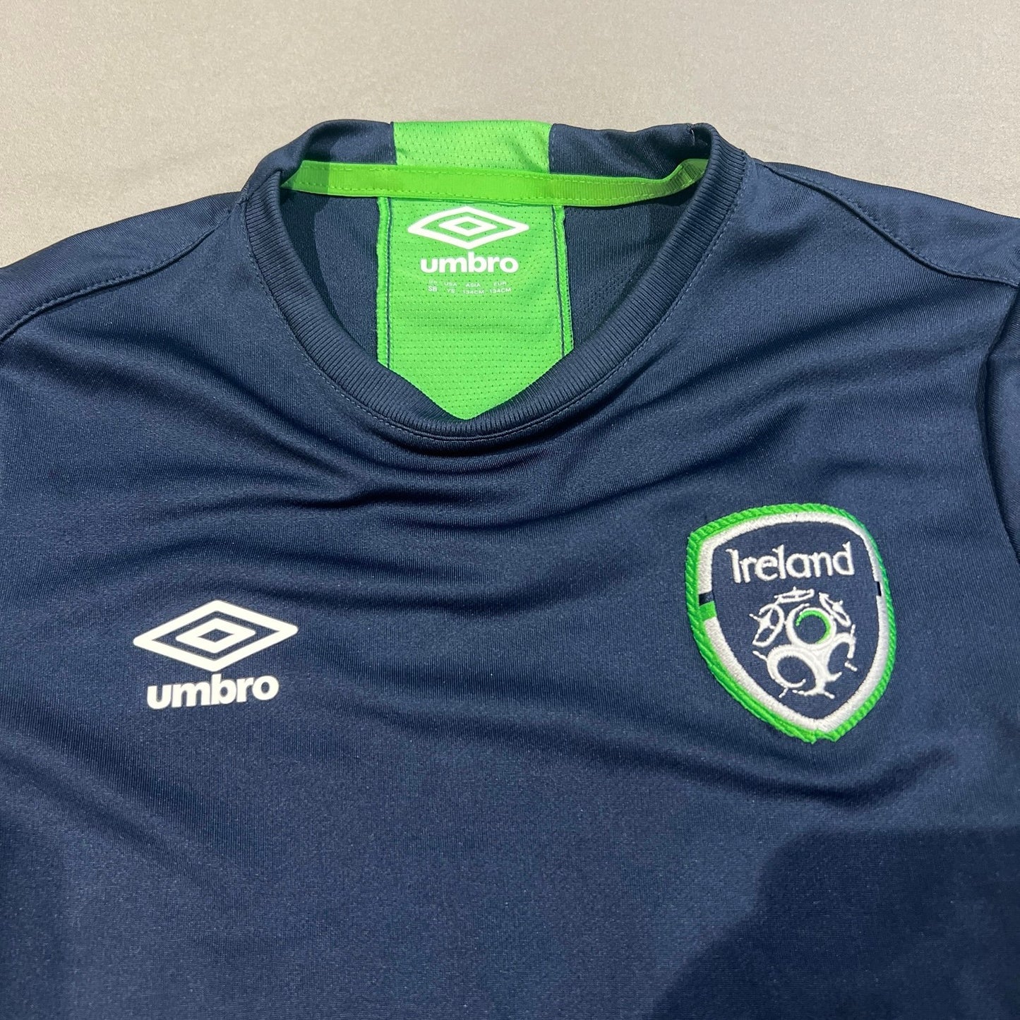 Umbro Ireland Team Soccer Training Shirt Youth Small Short Sleeve Blue