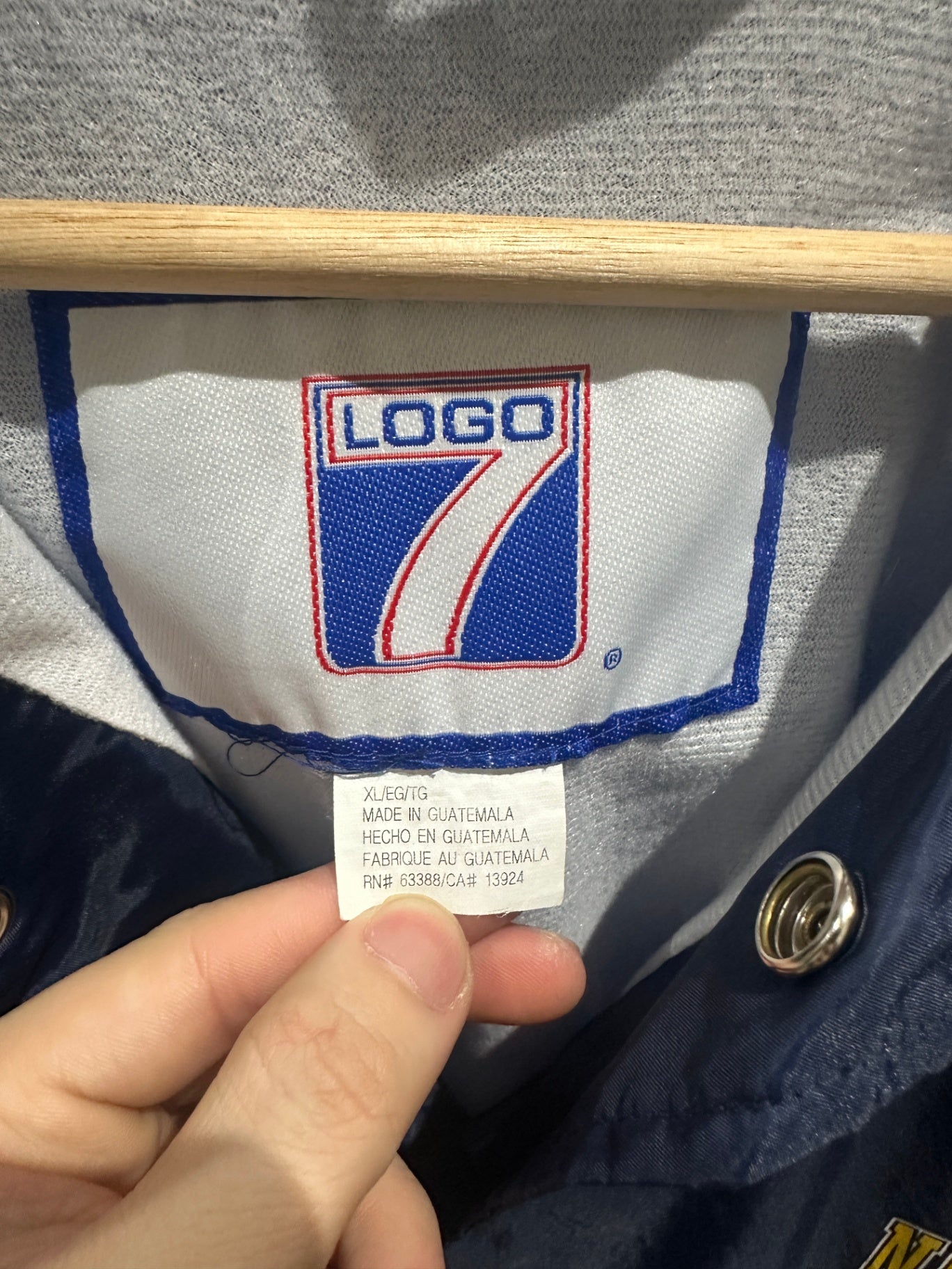 XL 32 x 28 Flaws