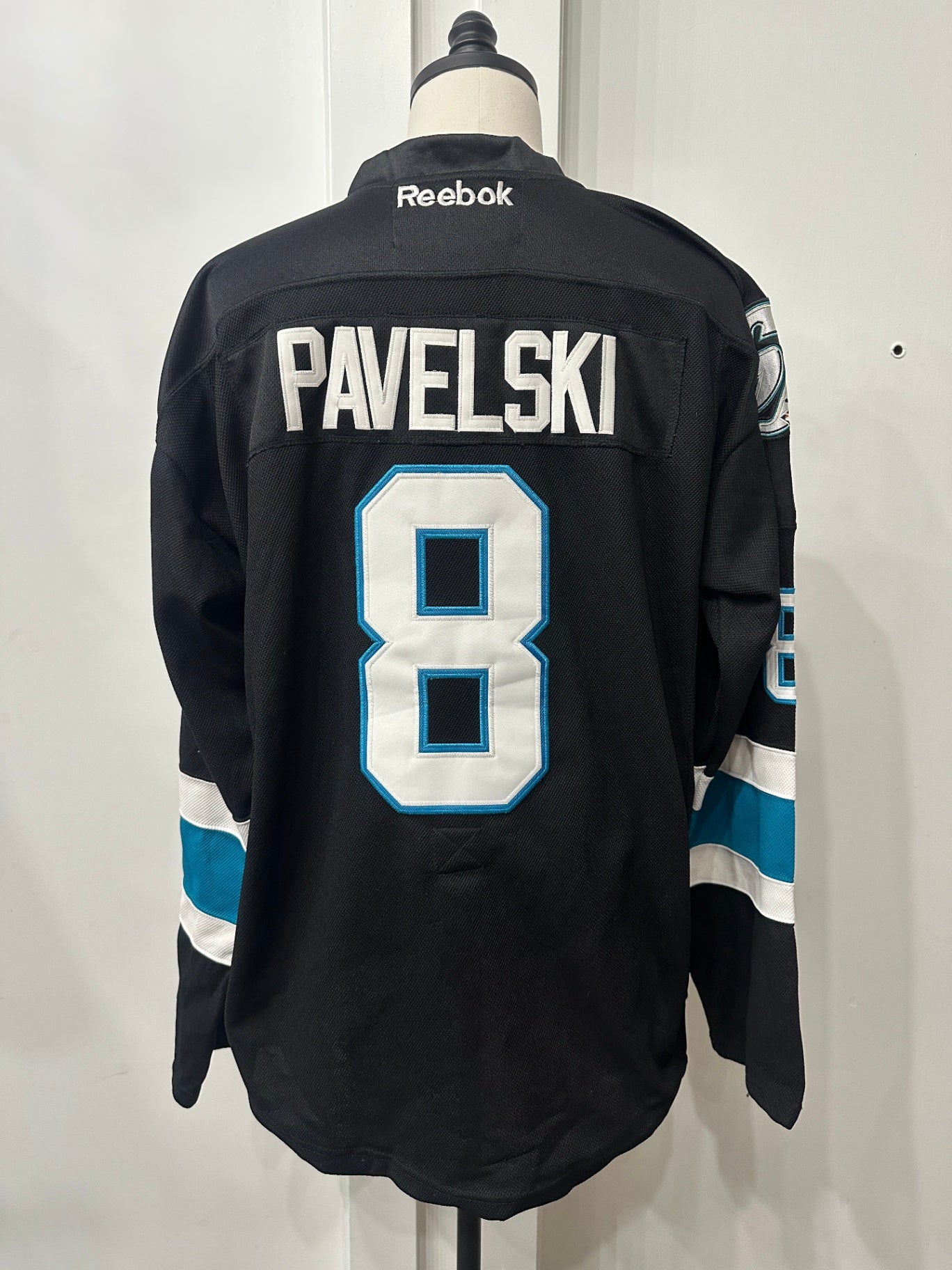 52 31 x 27 fits like XL