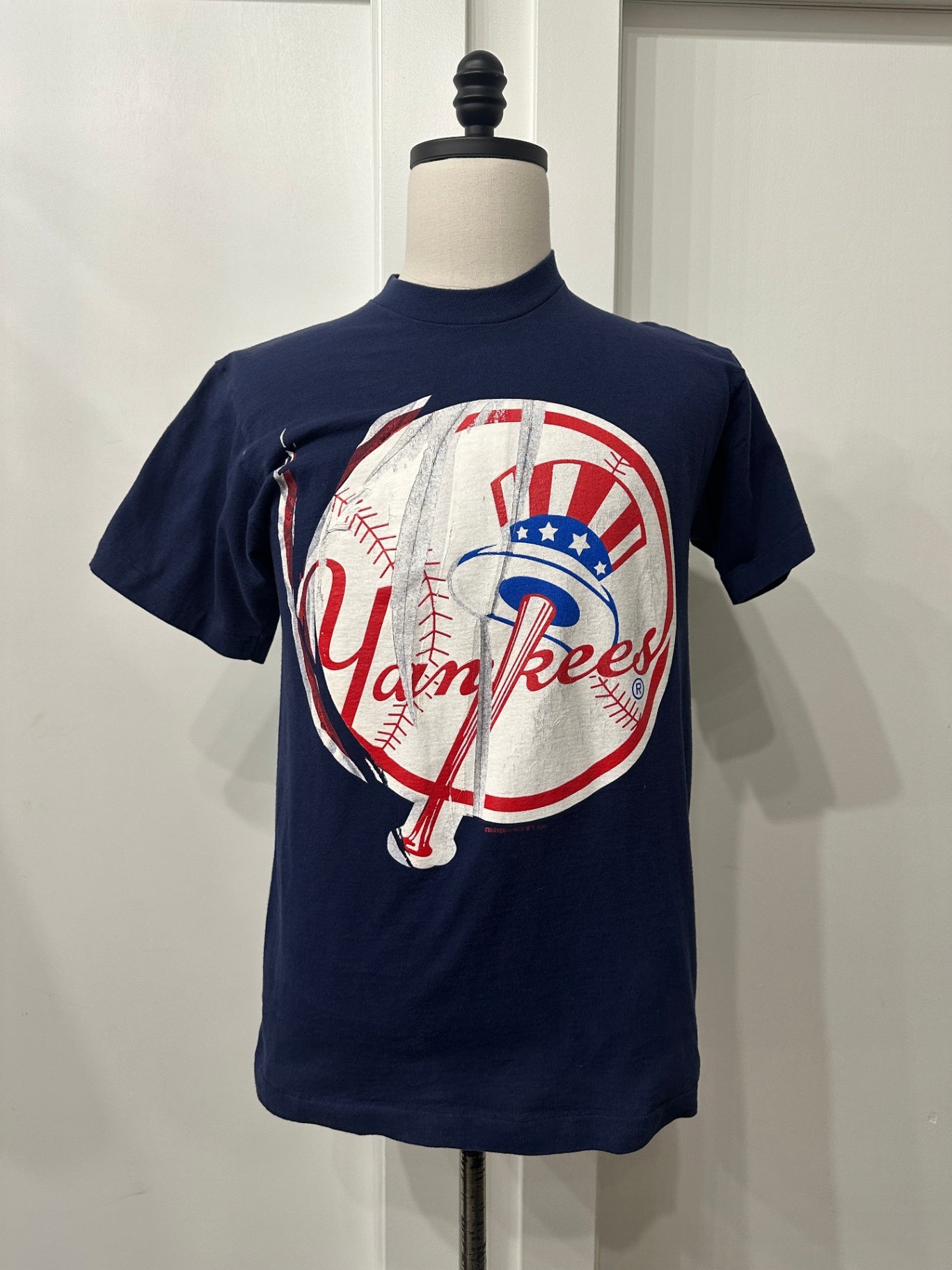 18-20 youth 27 x 19 fits like adult M
