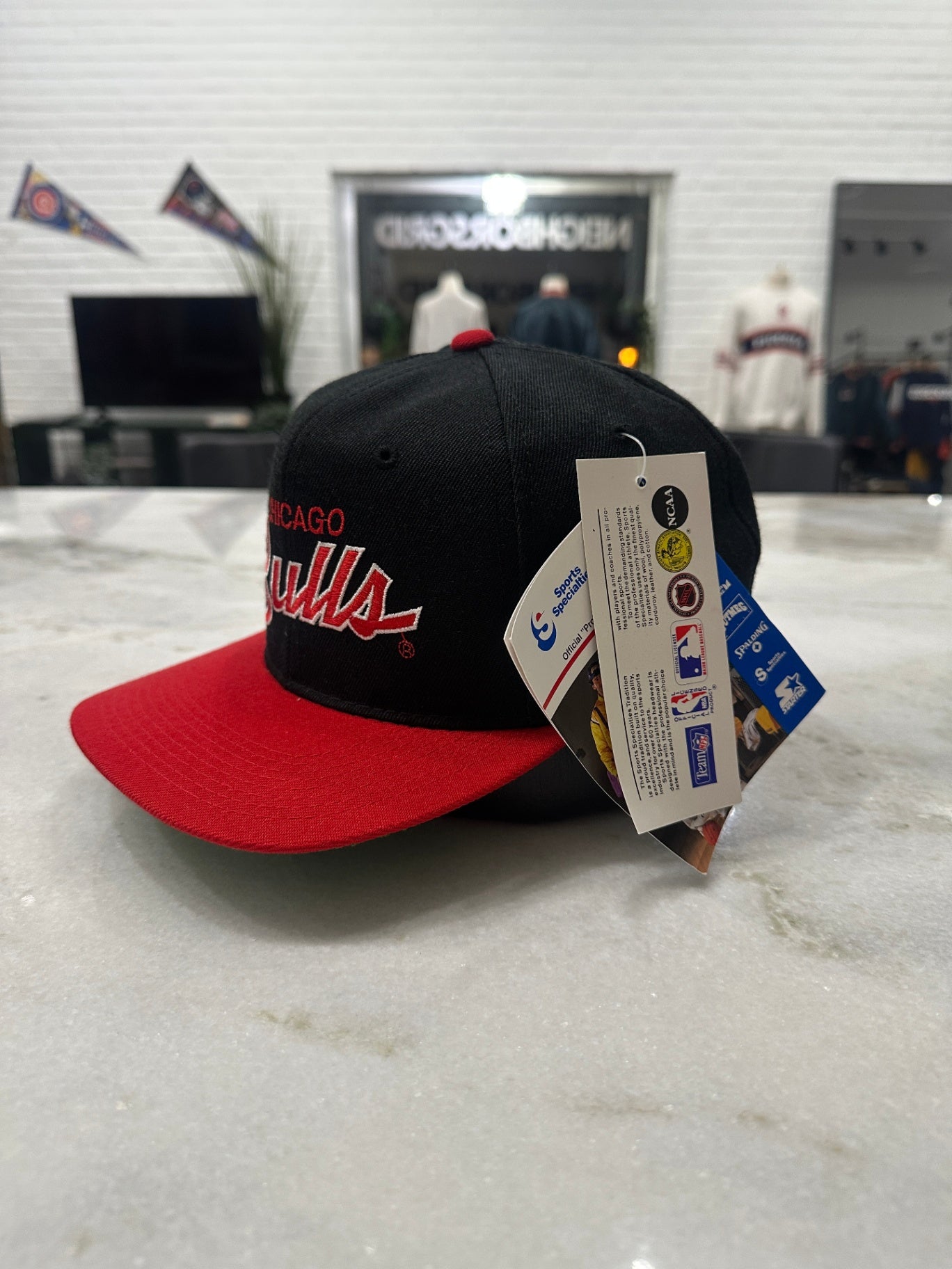 Chicago Bulls Hat Black and Red