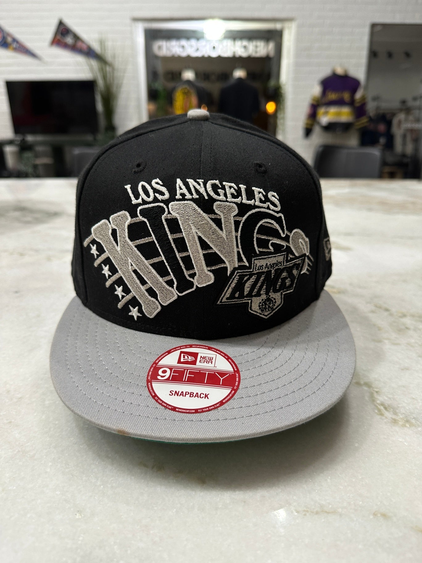 New Era Los angeles kings hat flaws