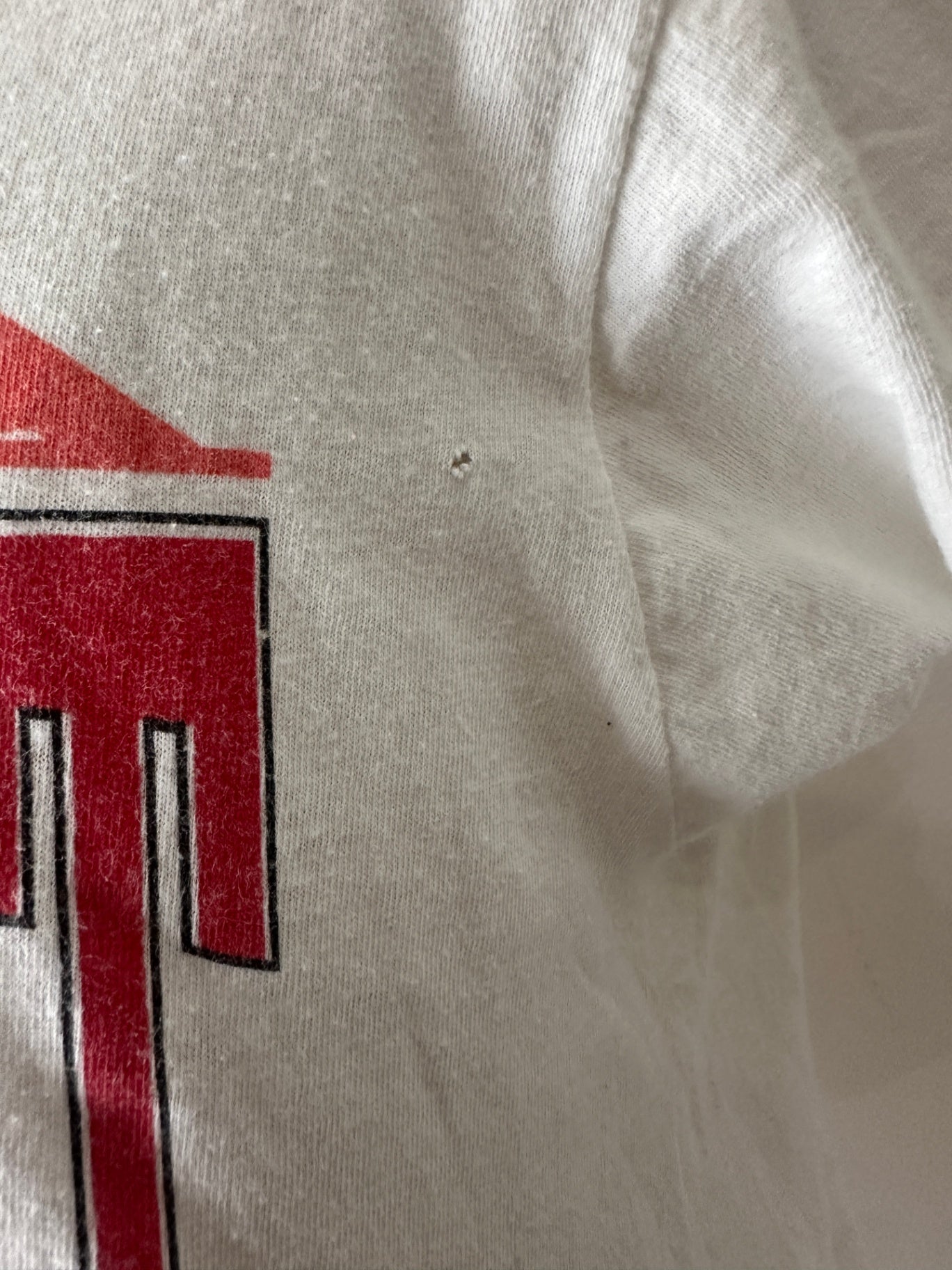 FADED TAG FITS LIKE S 28 X 20 FLAWS