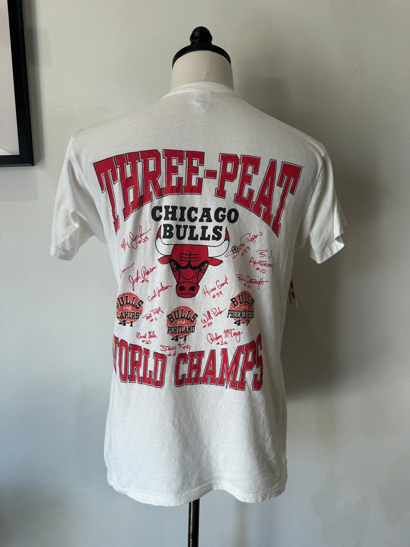 FADED TAG FITS LIKE S 28 X 20 FLAWS