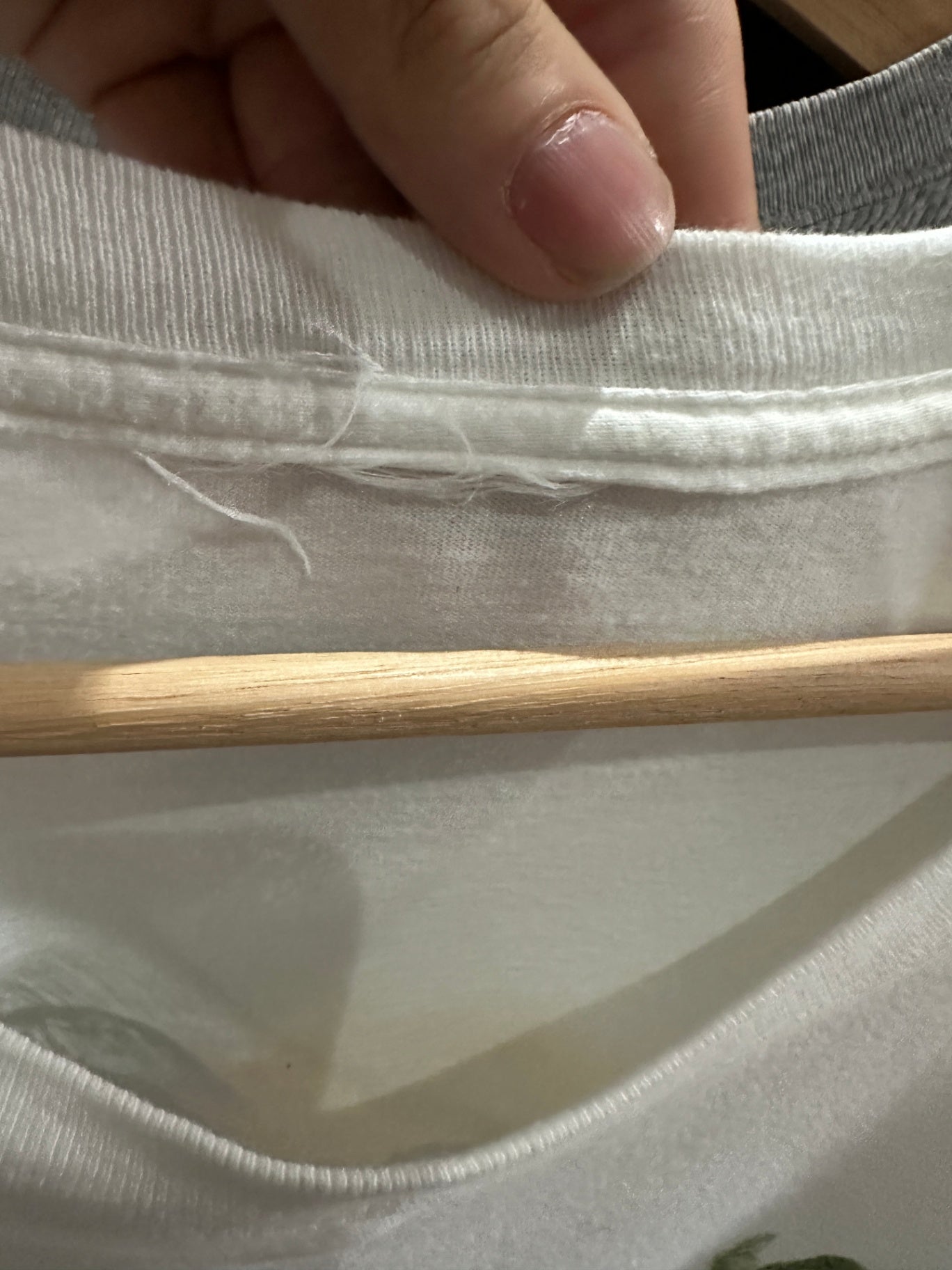 MISSING TAG FITS LIKE A XL 30 X 24 FLAWS