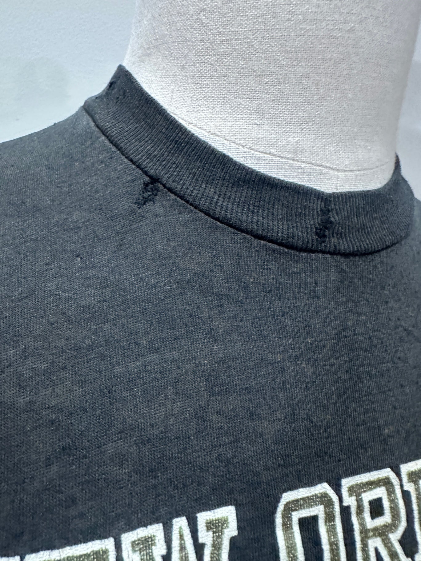 MISSING TAG FITS LIKE A SMALL 27 X 20 FLAWS