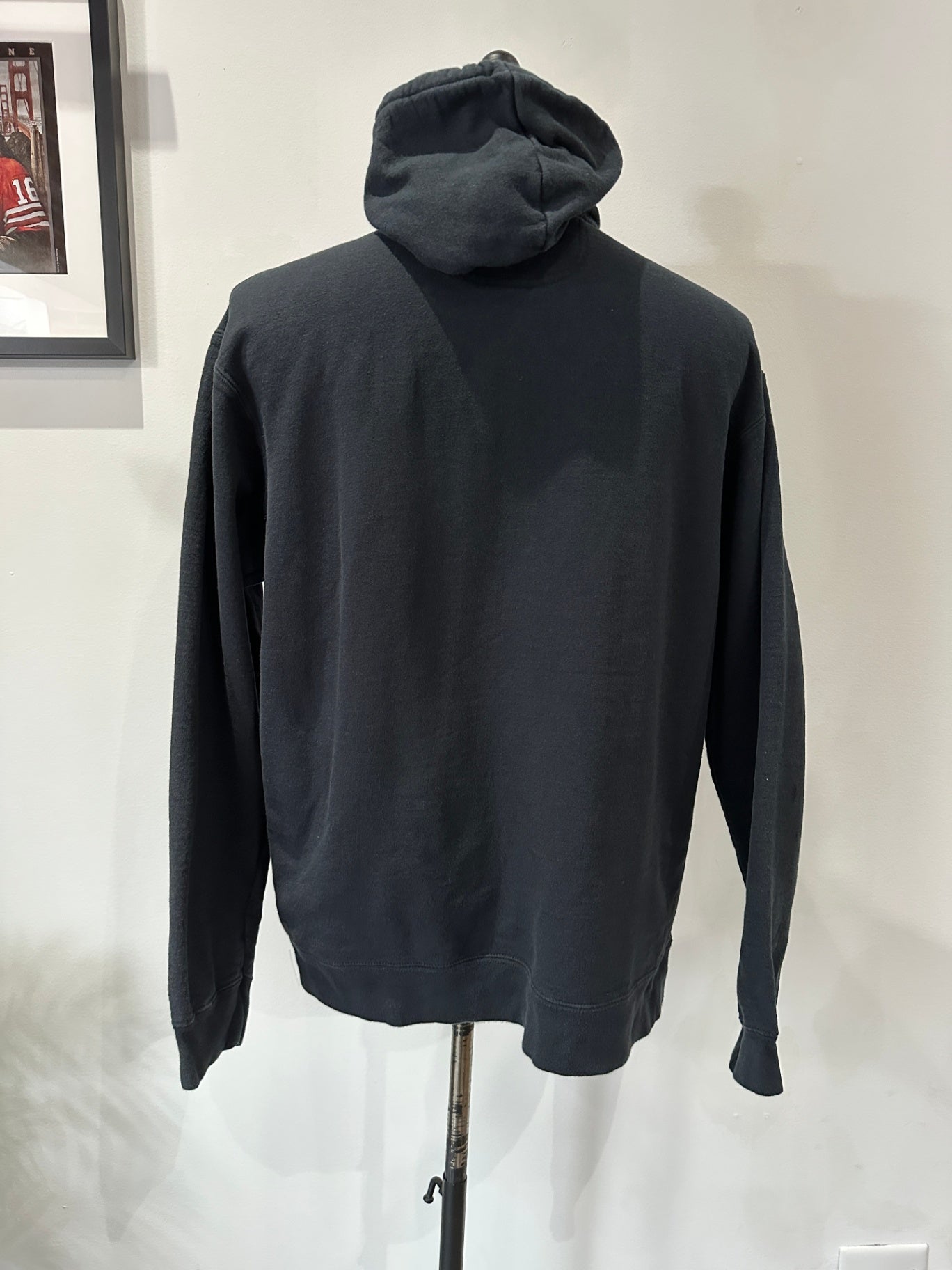 MISSING TAG FITS LIKE A L 27 X 24 