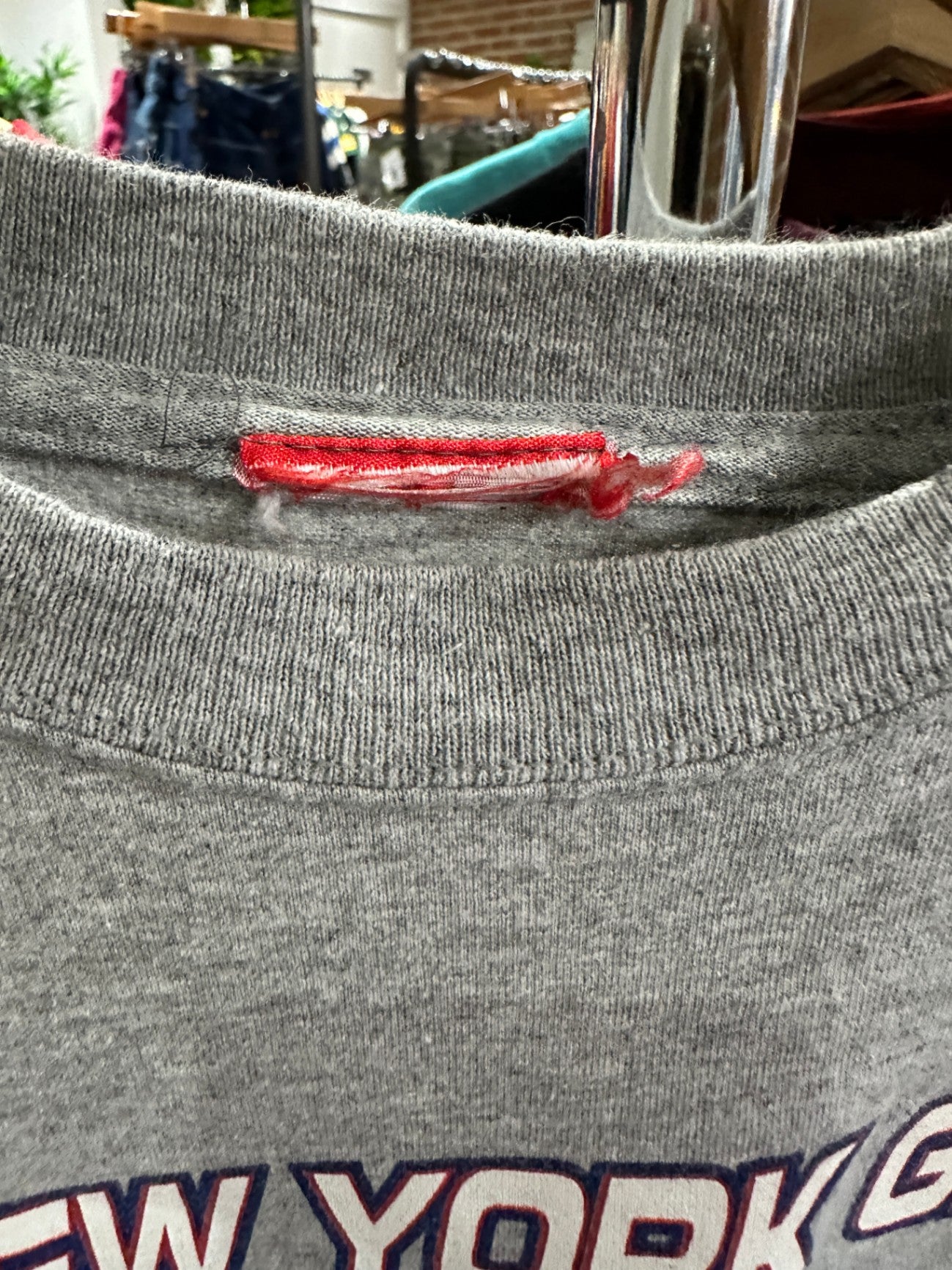MISSING TAG FITS LIKE A L 28 X 21 