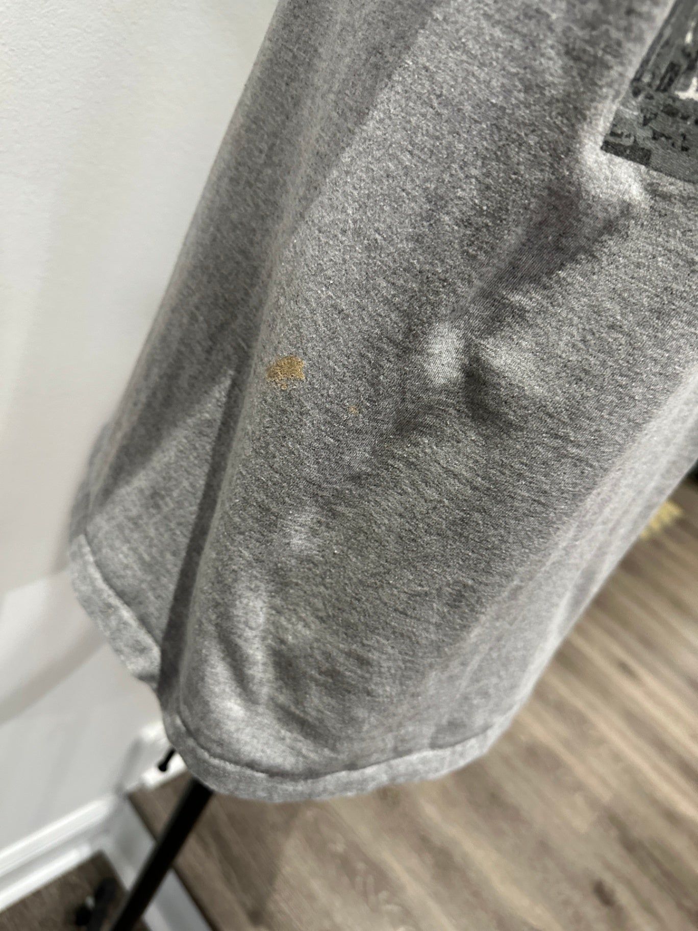 MISSING TAG FITS LIKE A L 28 X 21 