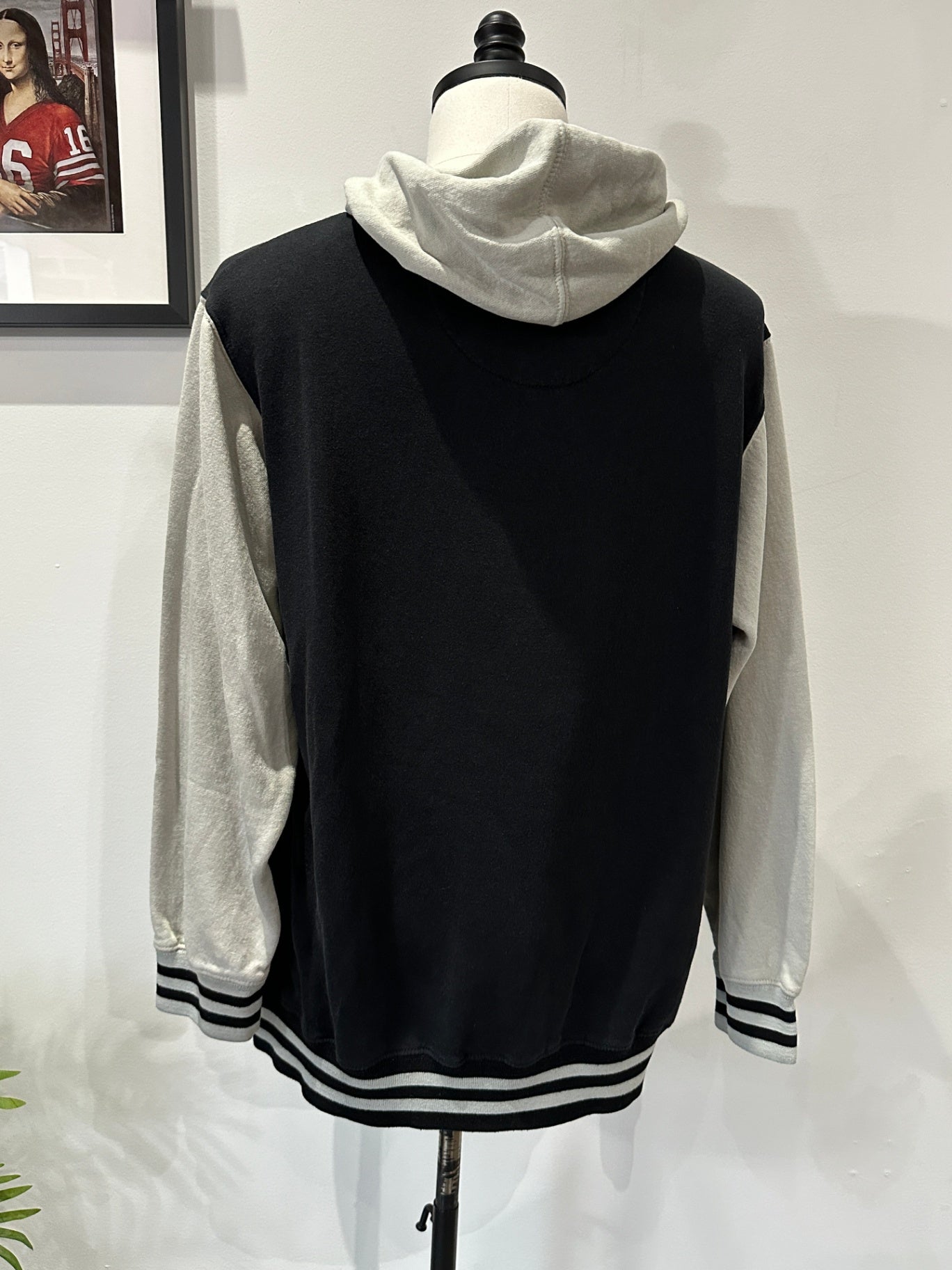 L 28 X 25 