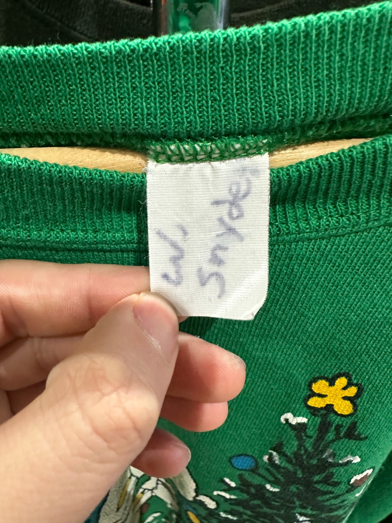 MISSING TAG FITS LIKE A LARGE 27 X 27 FLAWS