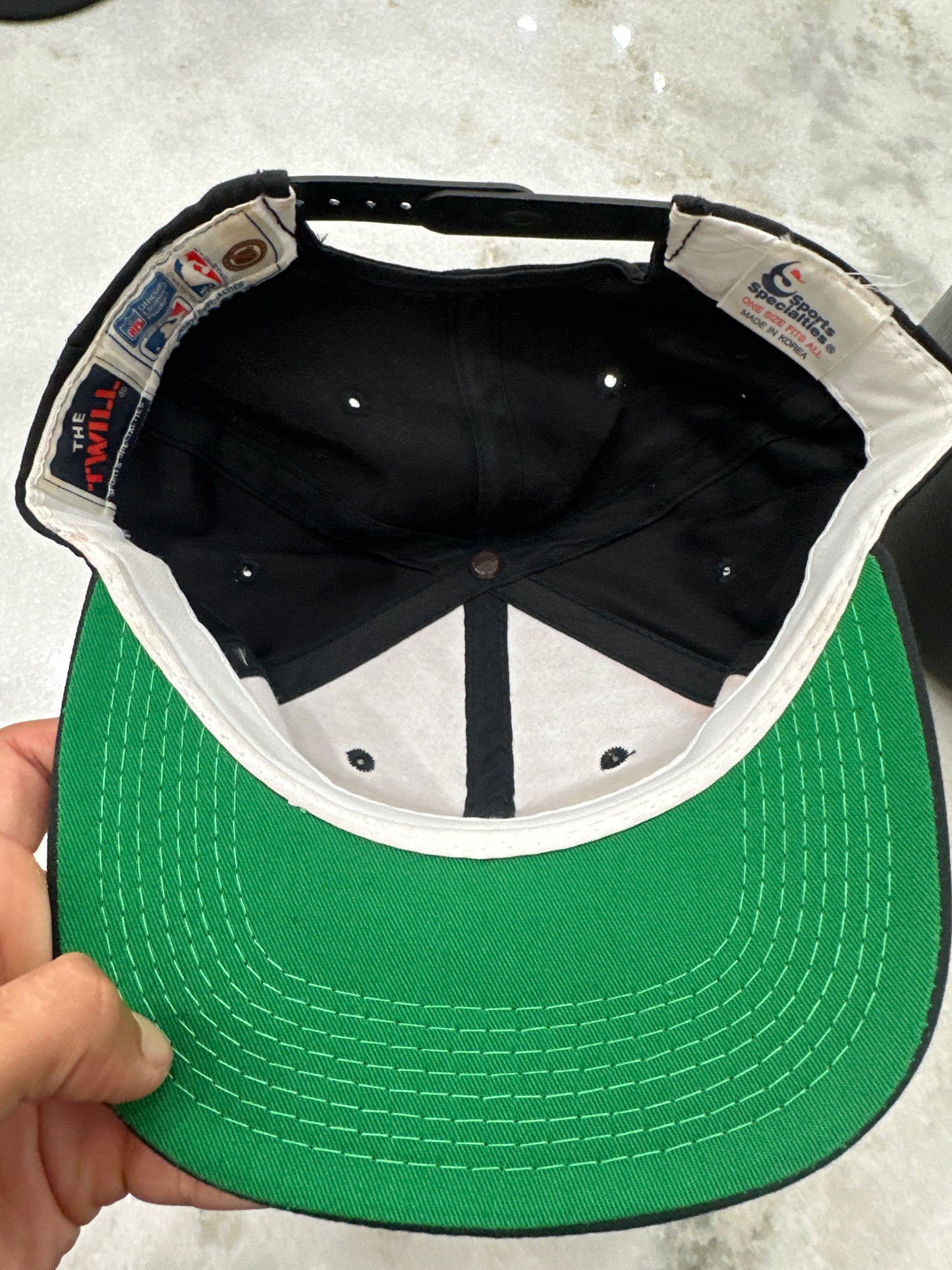(Adult) Chicago Bulls Three-Peat Champions Hat