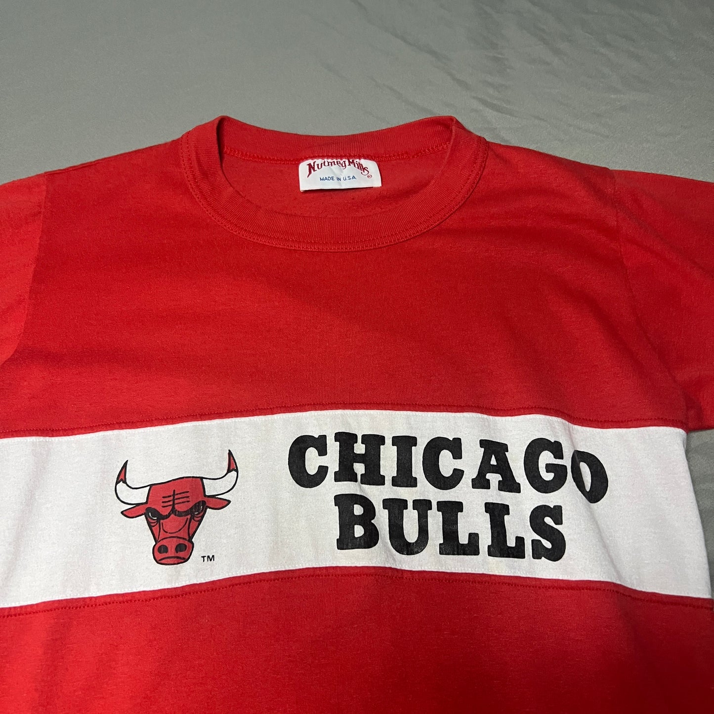 Vintage Chicago Bulls Shirt Nutmeg Womans Medium Red Short Sleeve 90's NBA