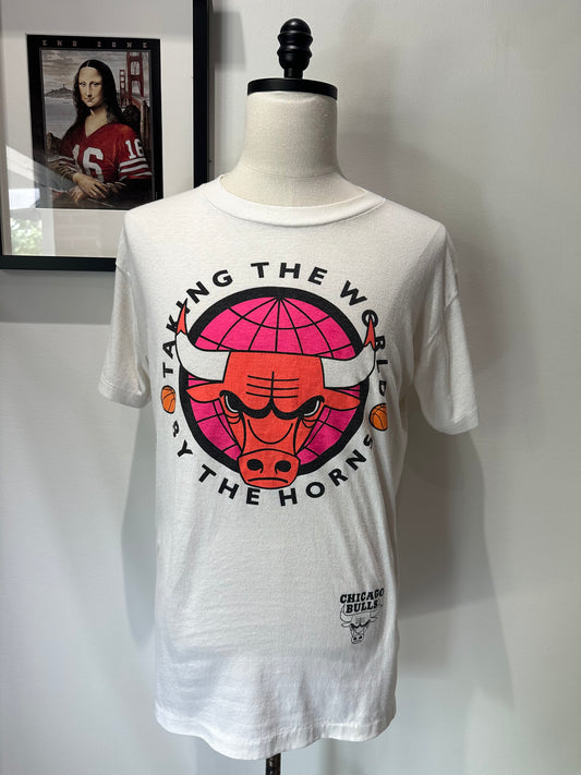 (Mens Large) 90s Chicago Bulls 'Taking The World...' Shirt 007