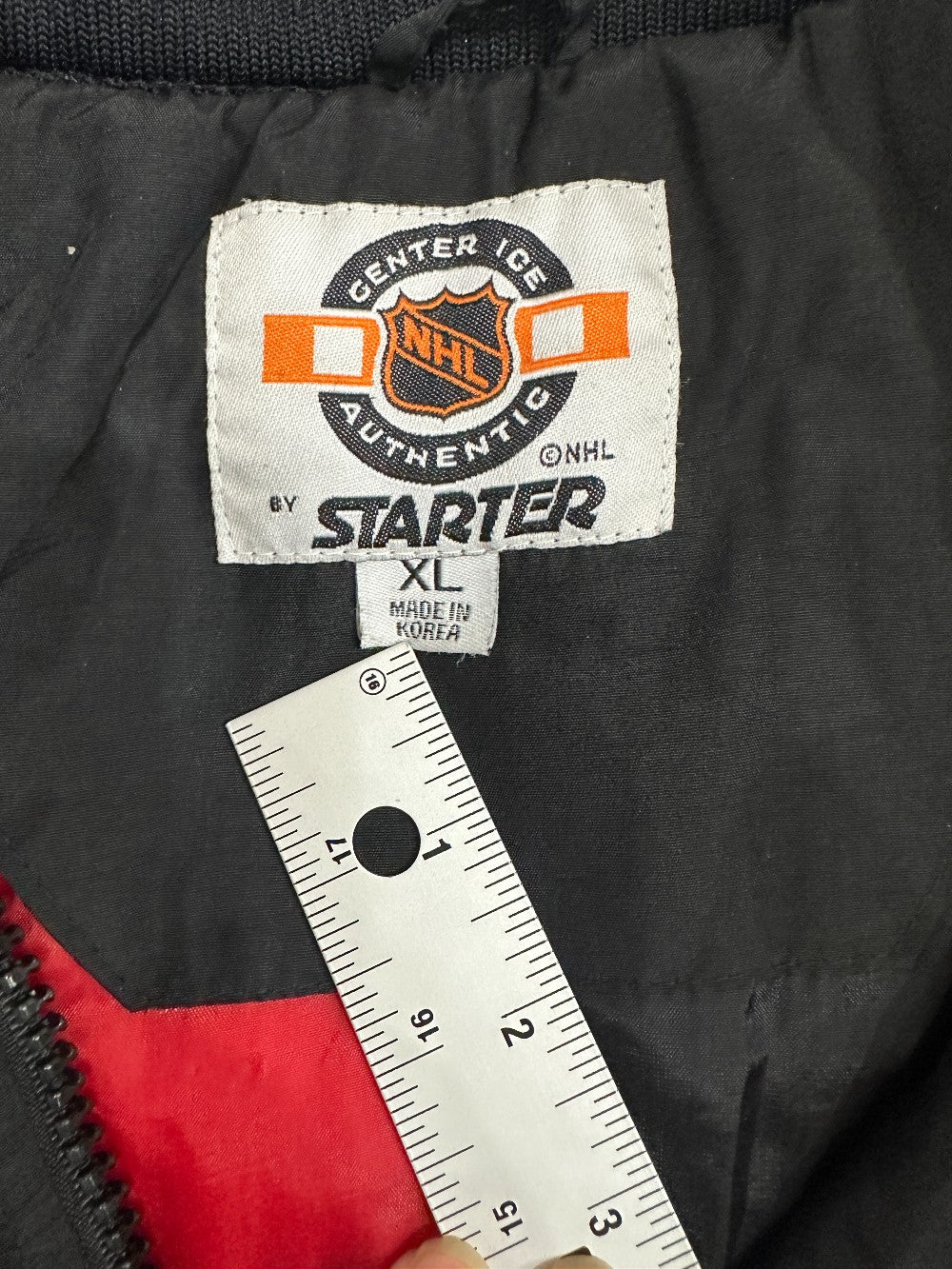 (Kids XL) Vintage 90s Chicago BlackHawks Starter Jacket|679