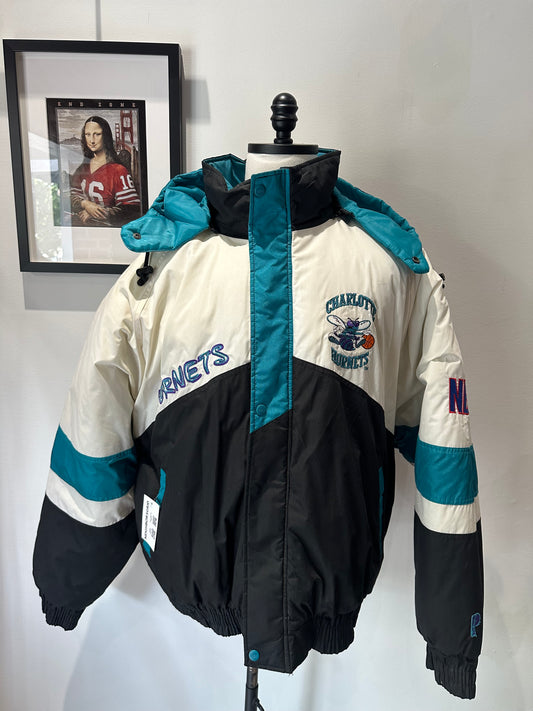 (Mens XXL) 90s Charlotte Hornets Puffer Jacket 007