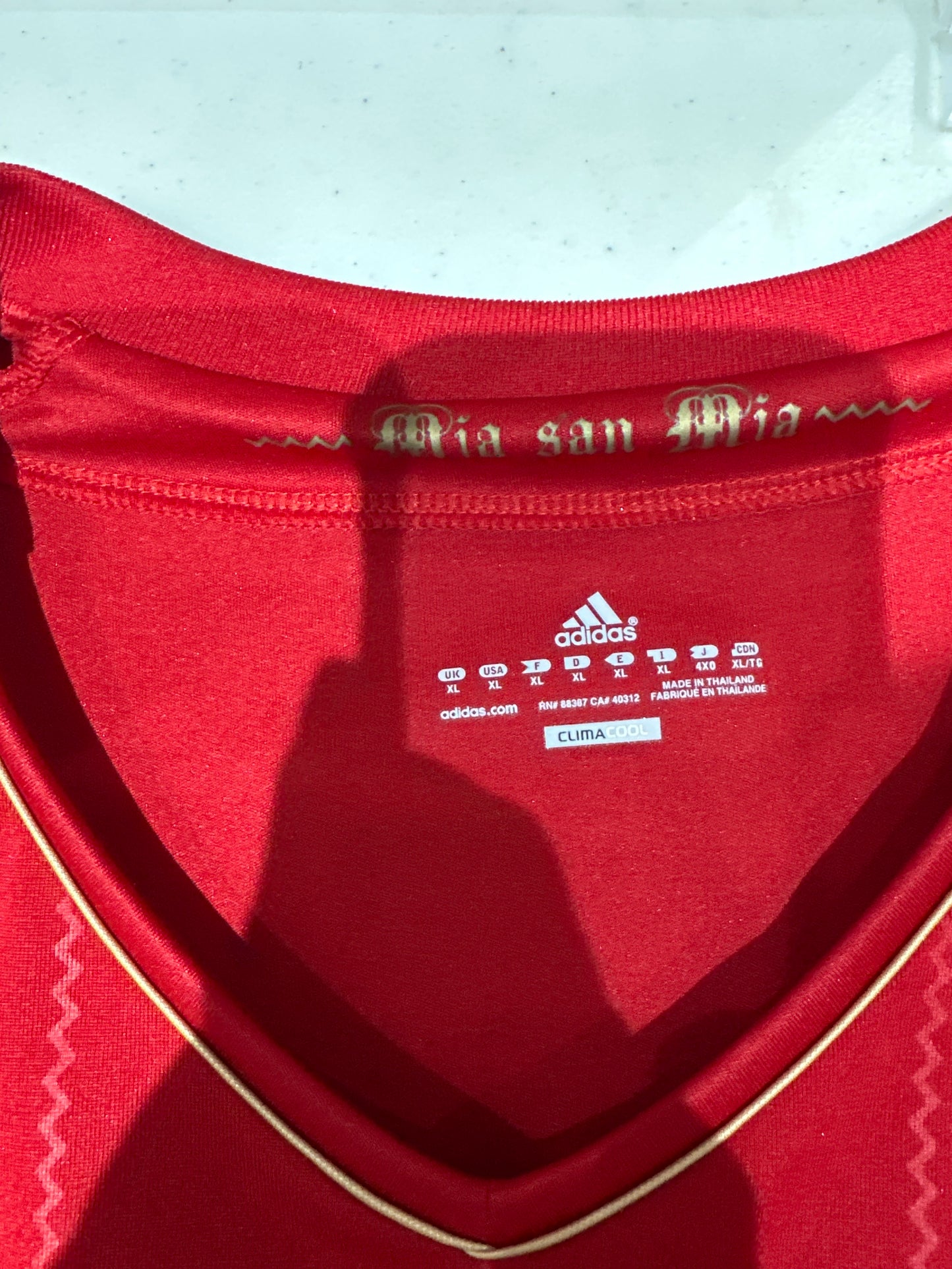 (Mens Large) Adidas F.C Byern Munich Soccer Jersey 007