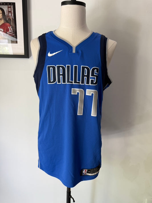 (Mens Medium) Luka Doncic Dallas Mavericks Jersey