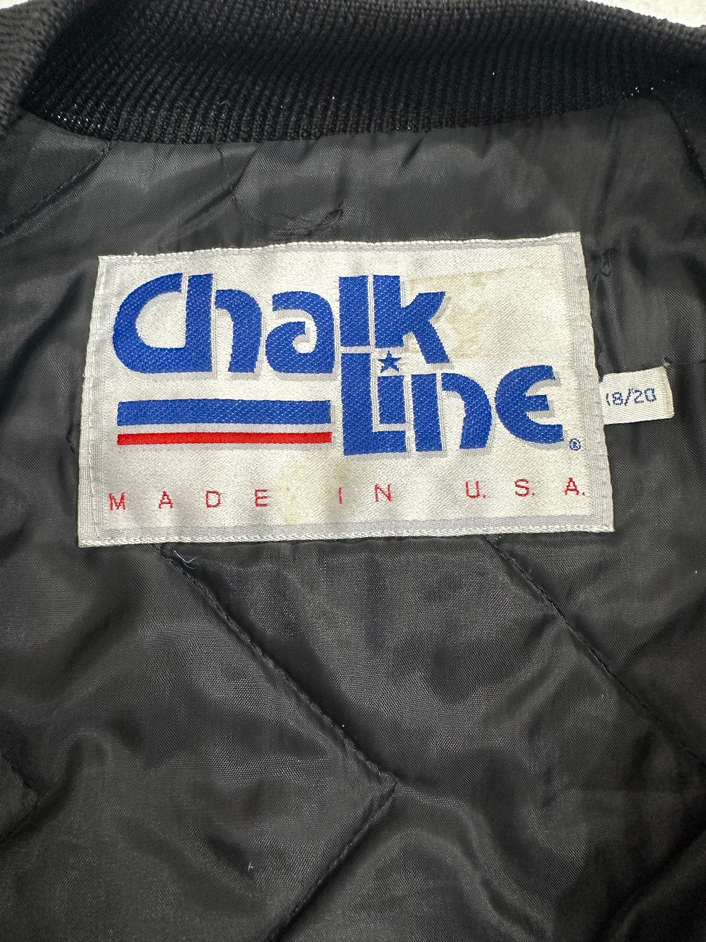 (Kids Small 18/20) Vintage 90s Chalk Line Chicago Bulls Jacket|685