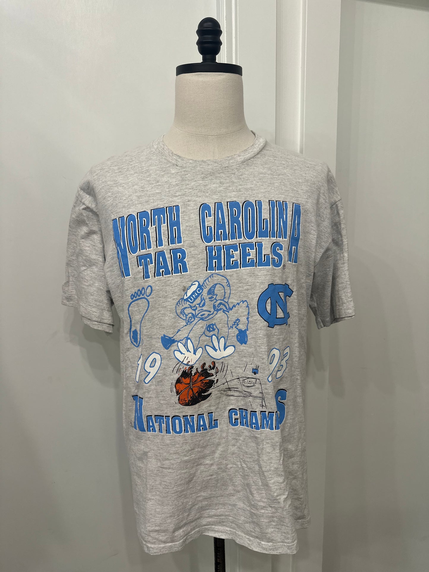 (Mens Large) 90s North Carolina Tar Heels Shirt 007