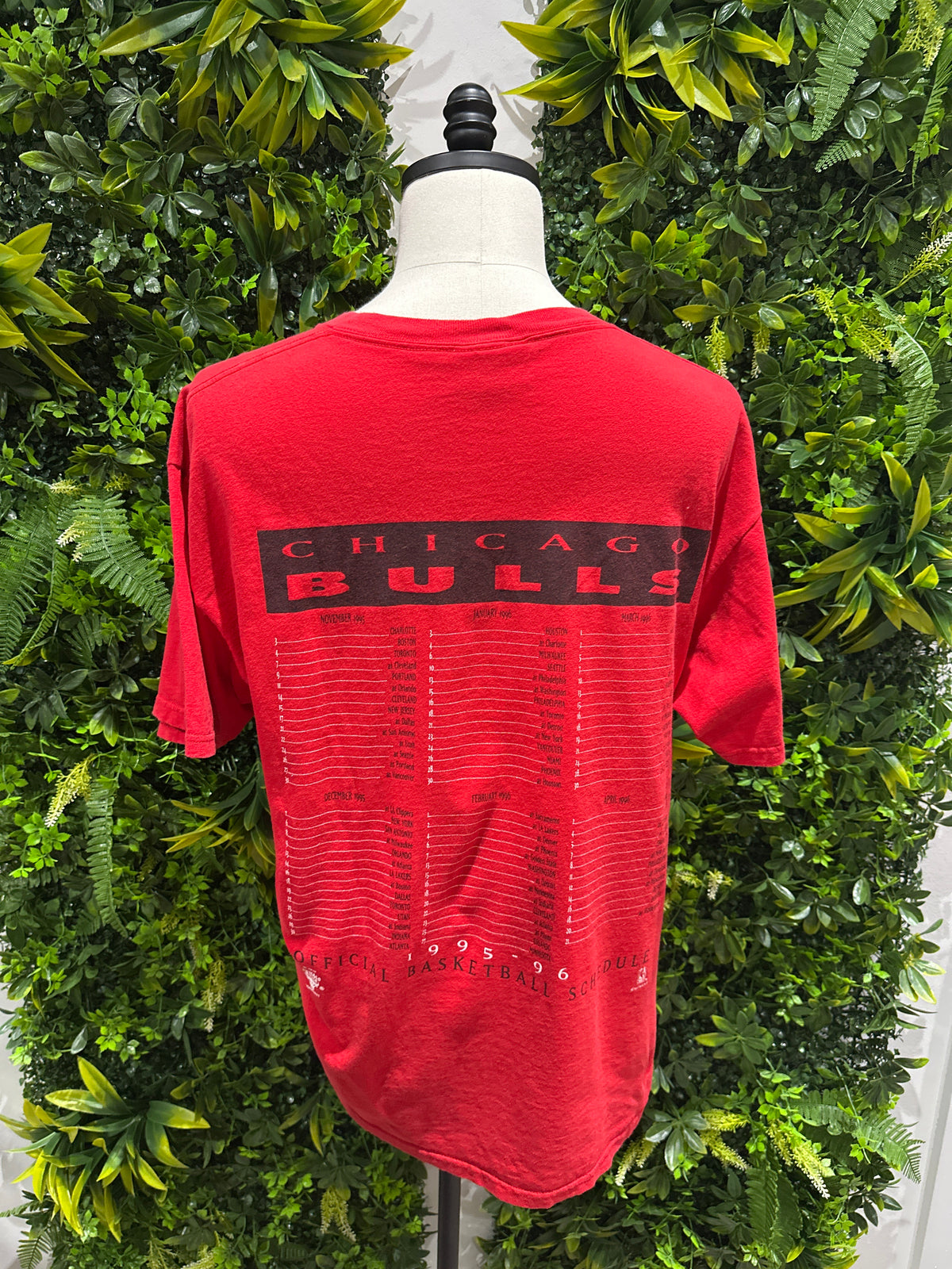 (Mens XL) 1996 Chicago Bulls Scheduel Shirt 007