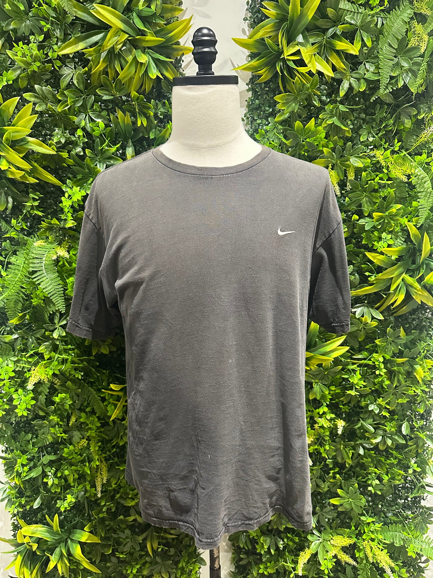 (Mens Medium) 90s Nike Essential Shirt