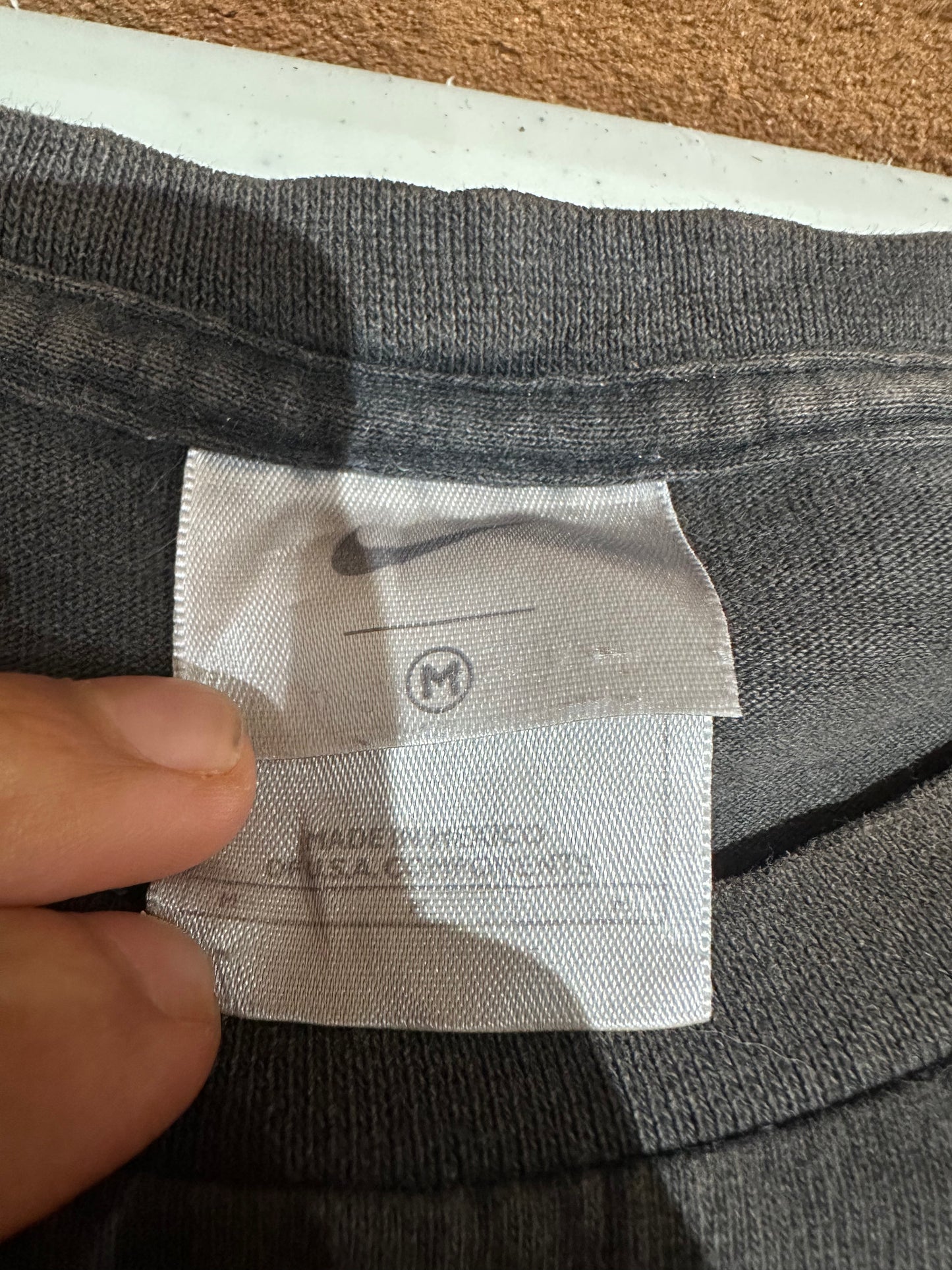 (Mens Medium) 90s Nike Essential Shirt