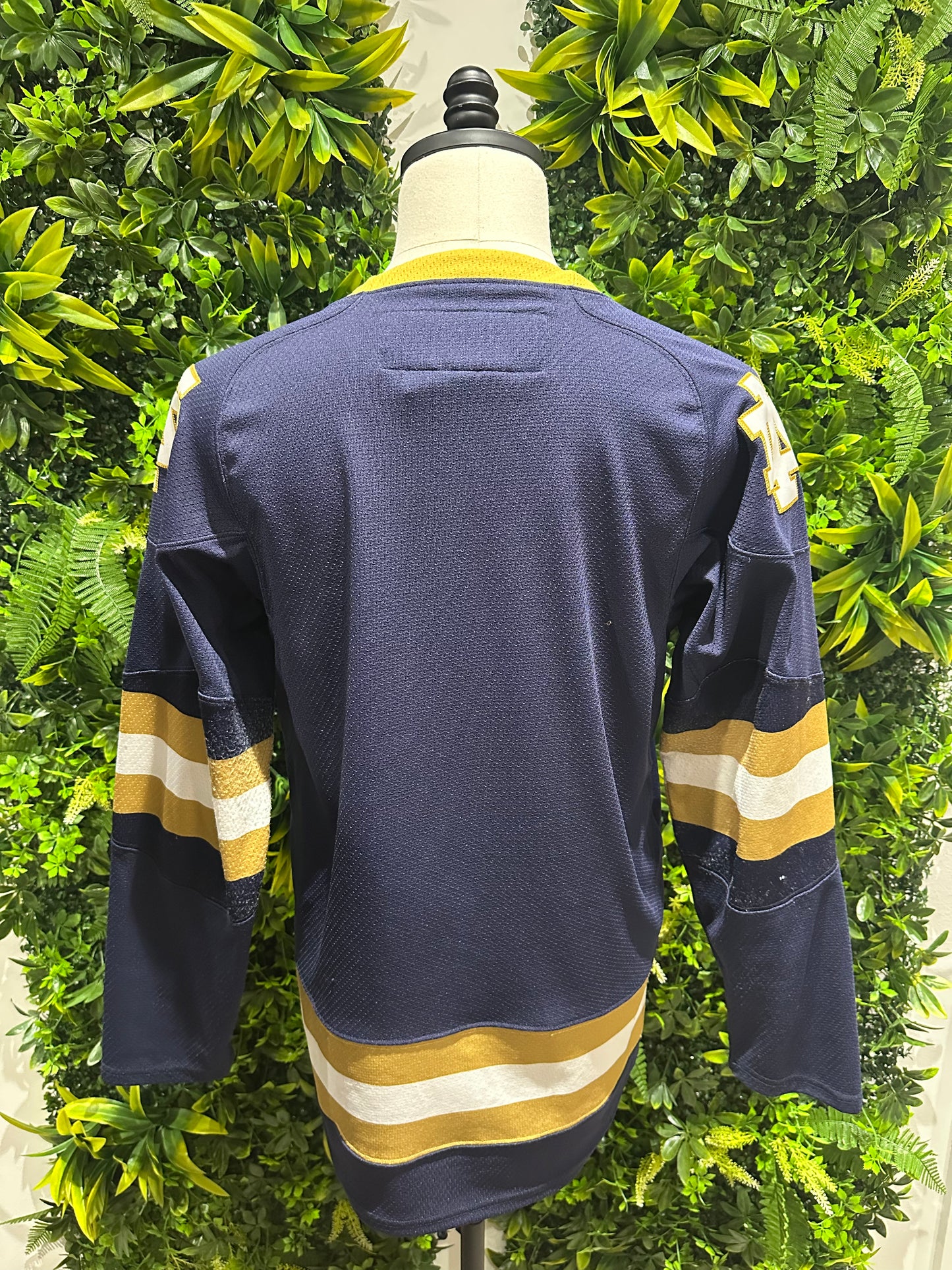 (Mens Small) Notre Dame Hockey Jersey